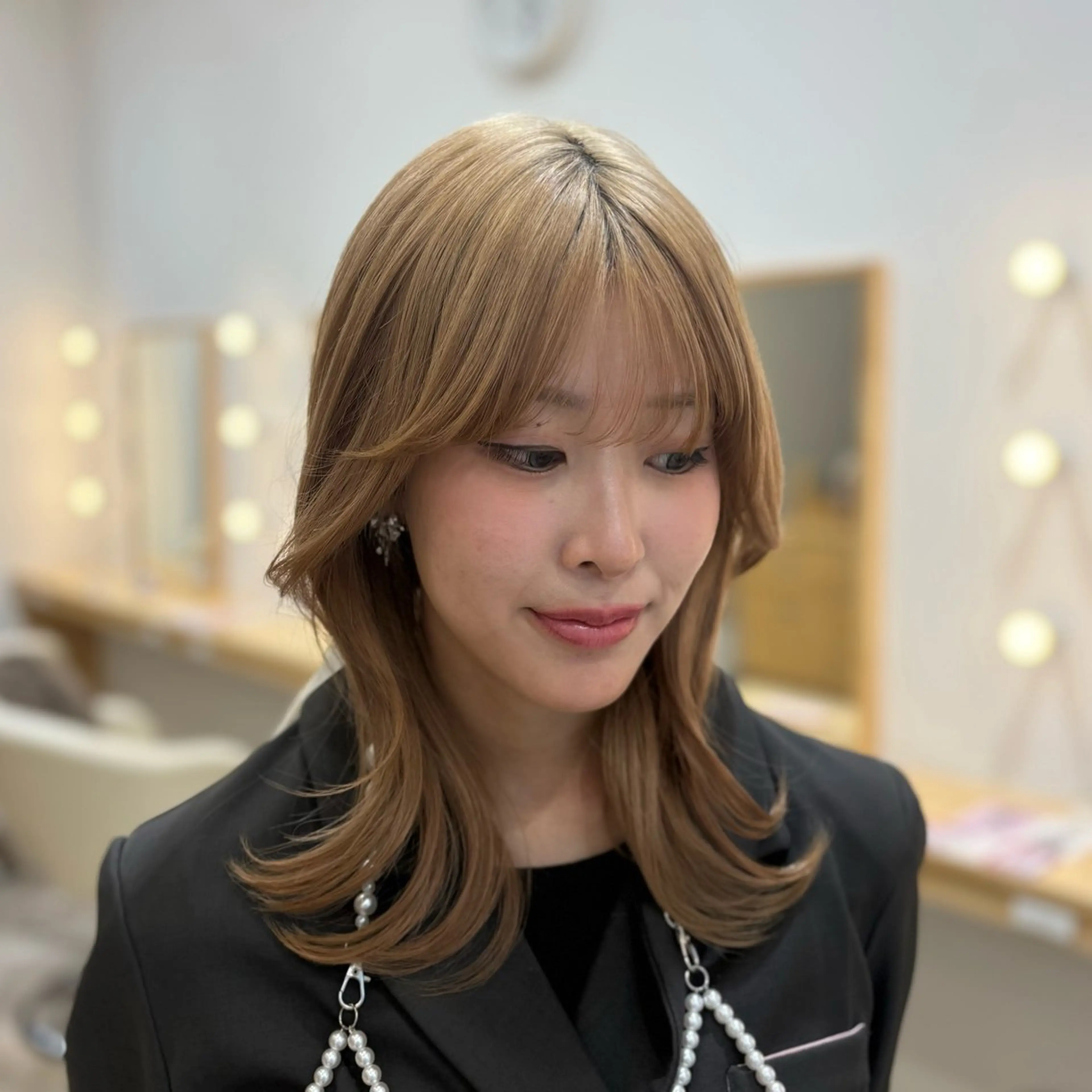 セミロング カラー 🎀ピンク／ブリーチ 🌈デザイン♡BoNのヘアスタイル