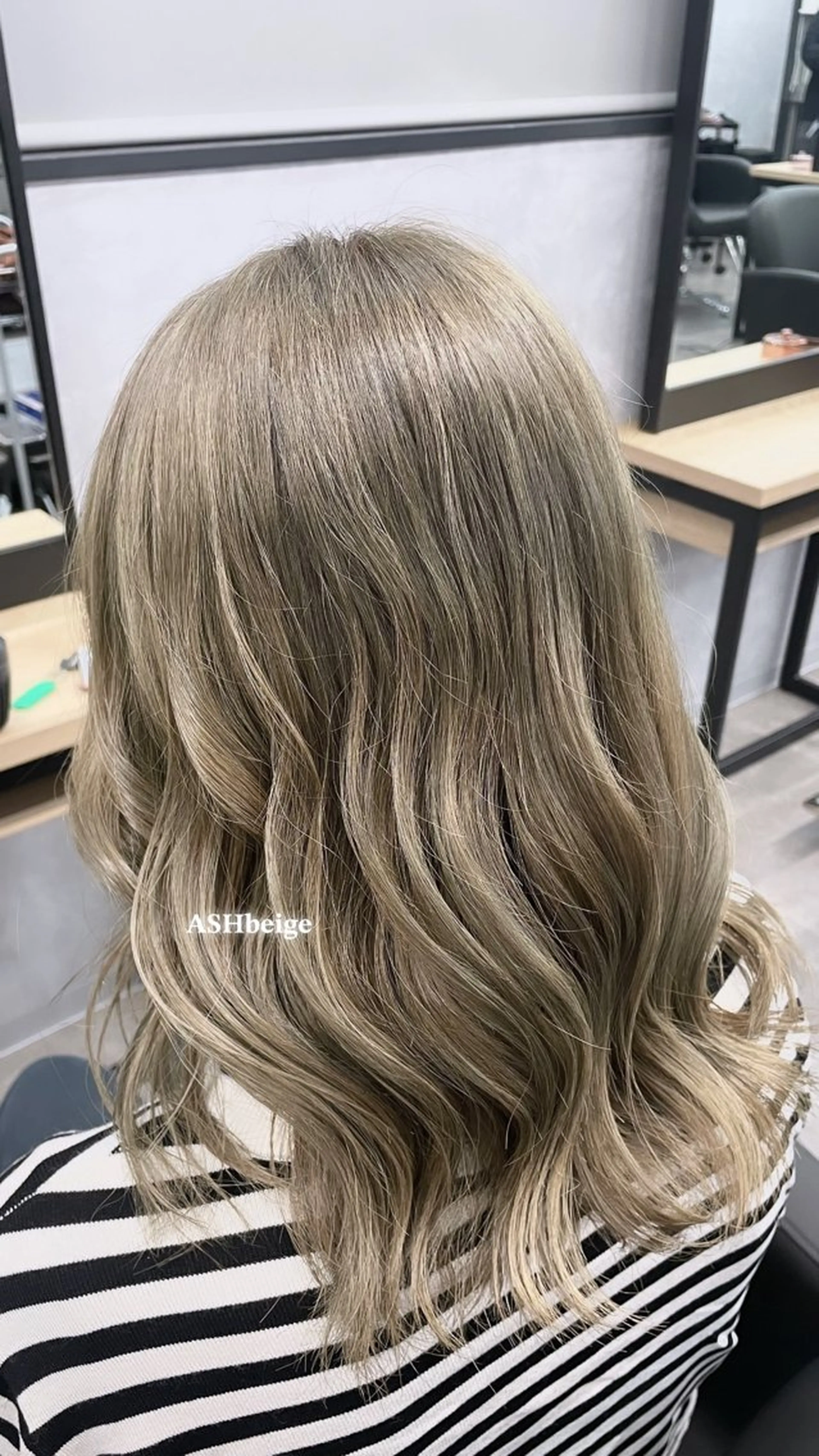 ミディアム カラー ブリーチ 🪡 KIMU🪡🎀のヘアスタイル