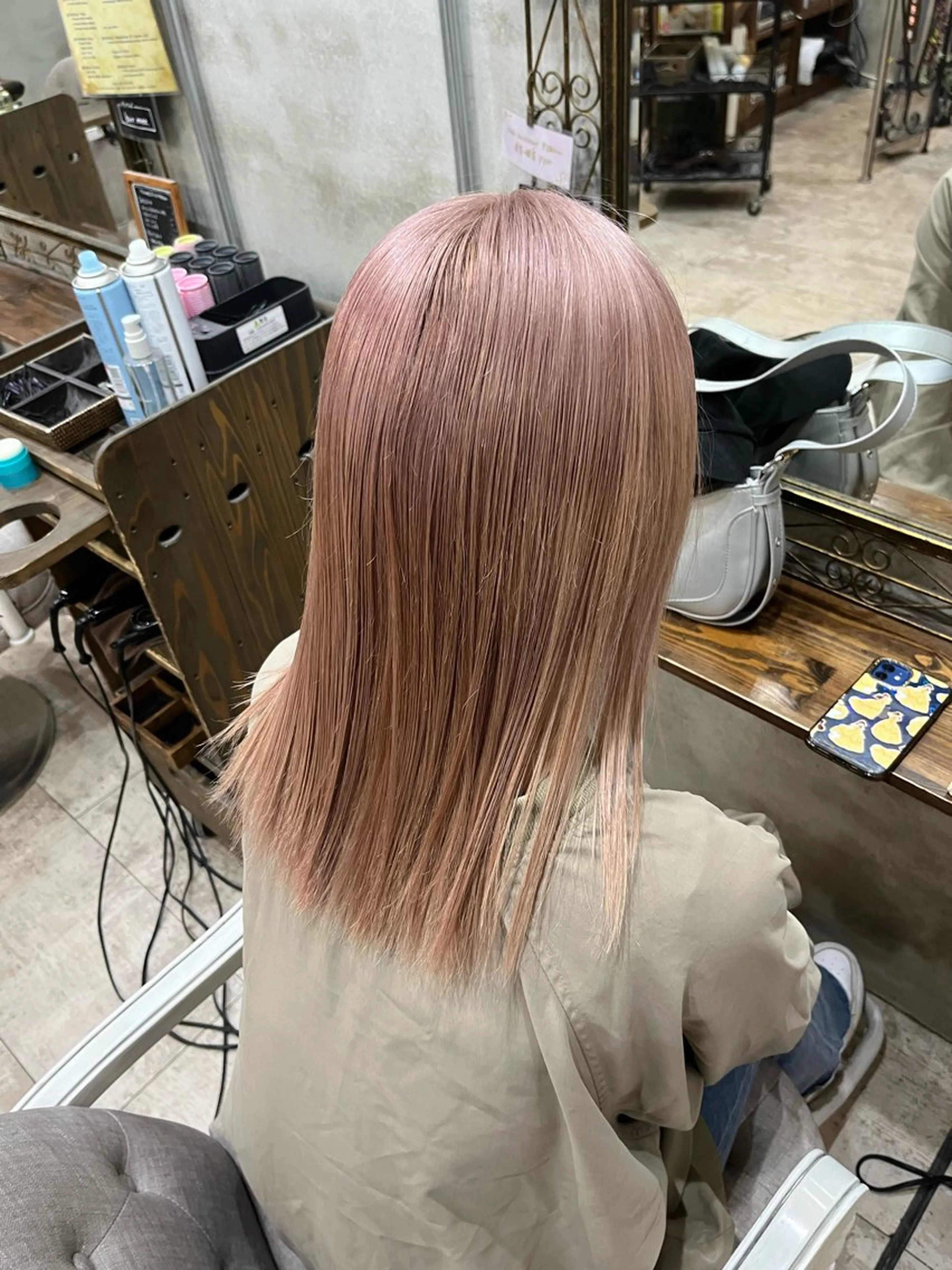 セミロング カラー ヘアカラー トリートメント 艶髪/ハイトーン/ ヘアセット/モエノのヘアスタイル