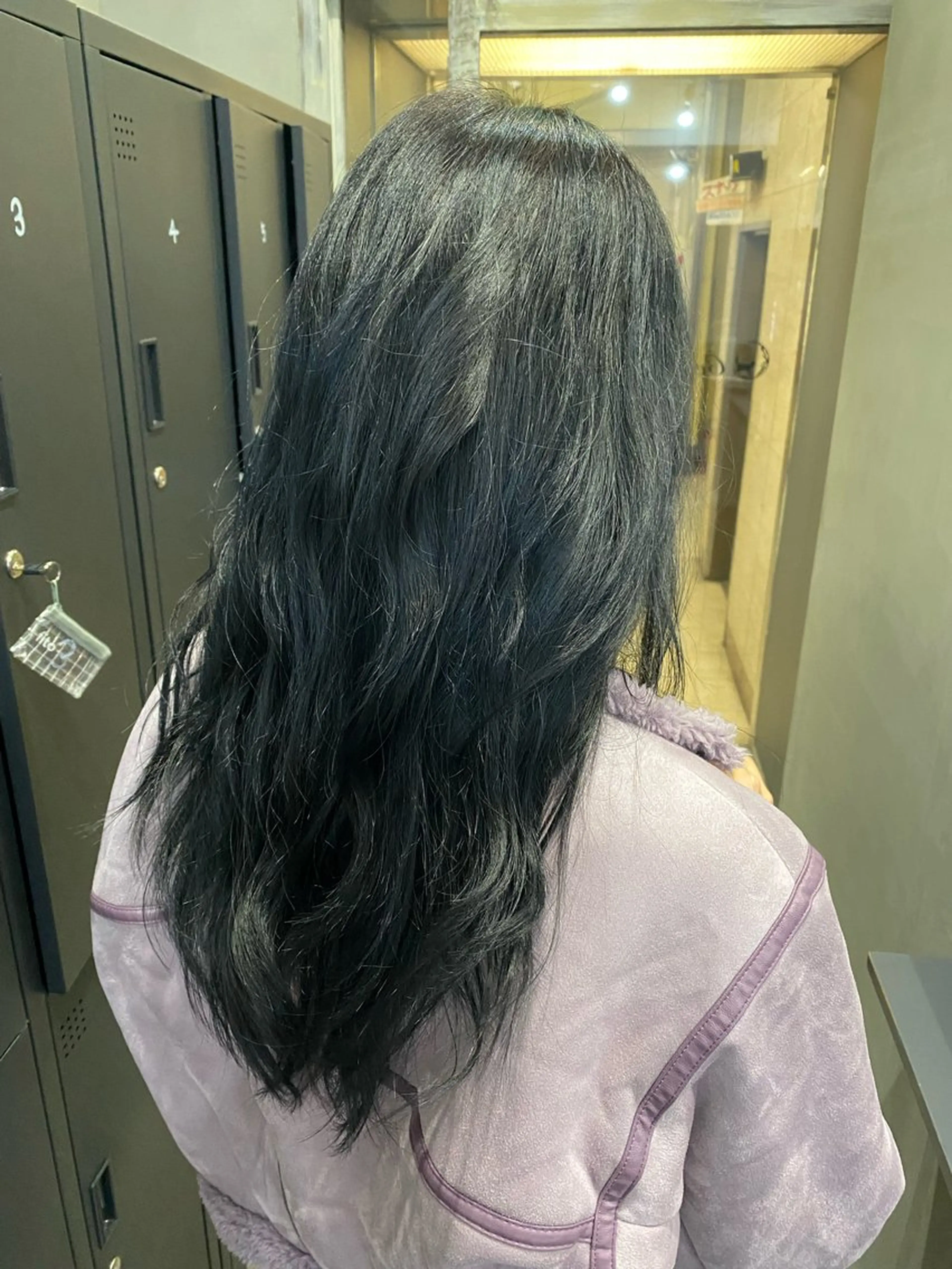 ロング カラー ヘアアレンジ 黒髪 ブルーカラー ブルーブラック yui/パーマ/ メンズカットのヘアスタイル