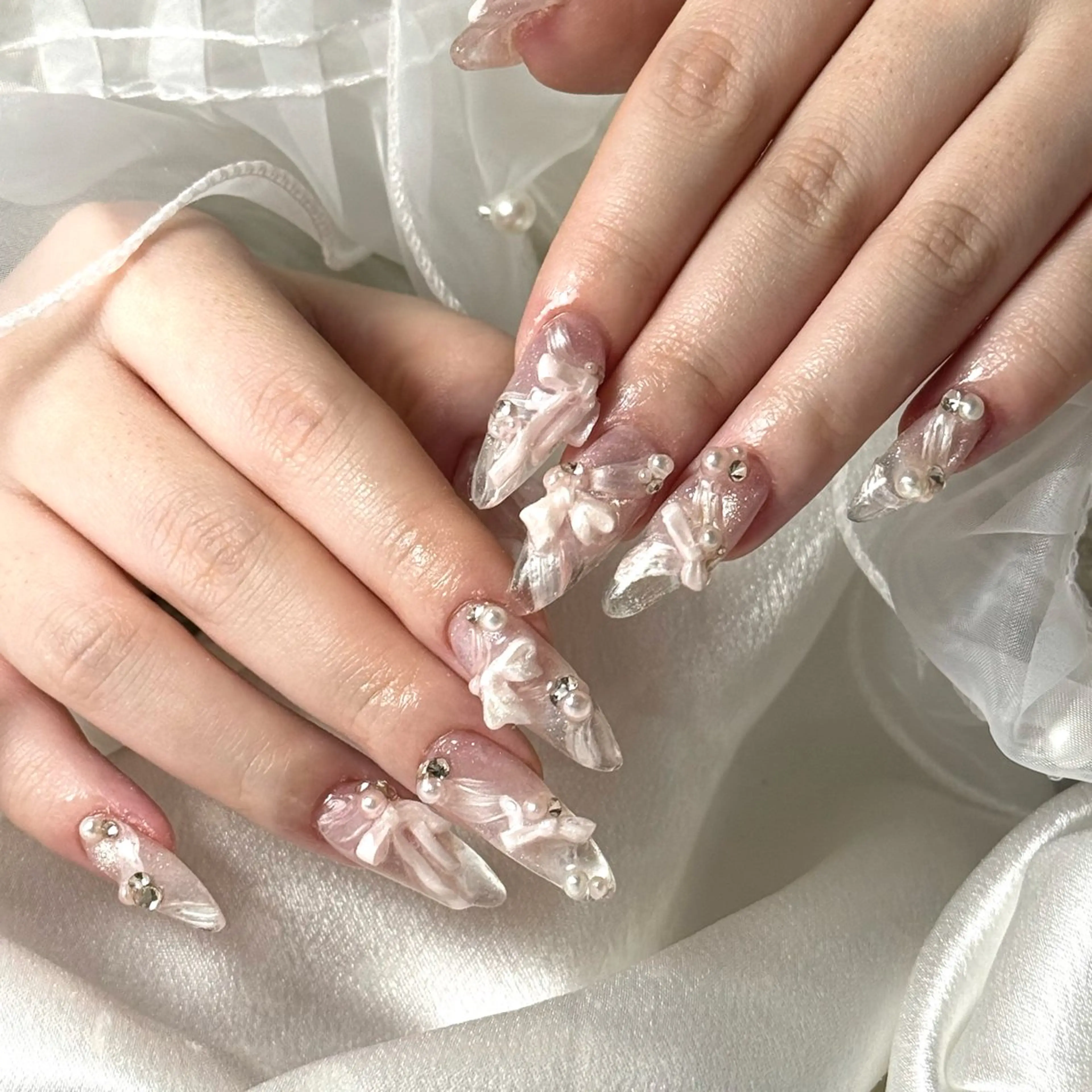 ネイル ハンドネイル ルシイ🎀新宿長さ 出しパーツ専門店のネイルデザイン