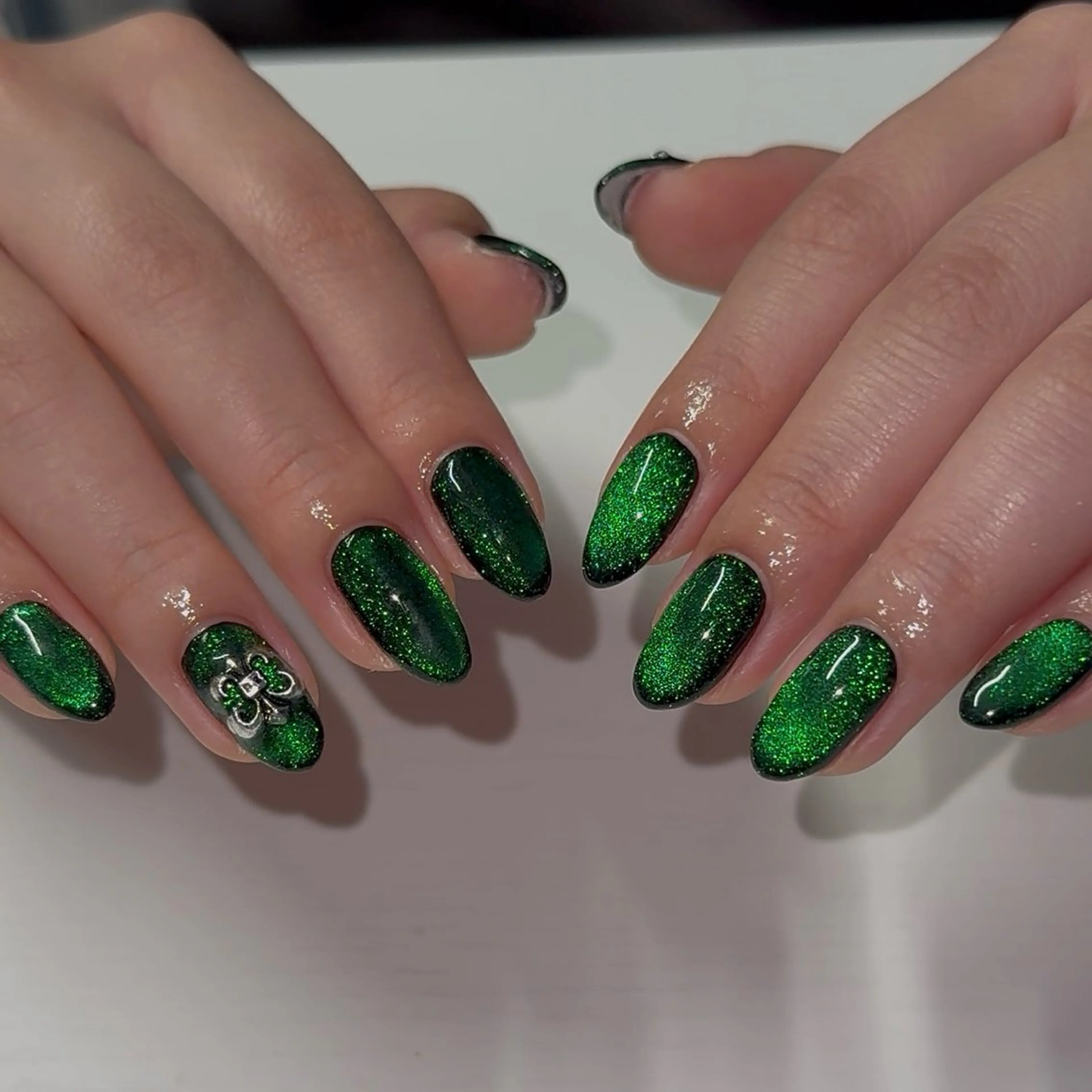 ネイル マグネットネイル ハンドネイル Sarina ⋆⭒˚ mavieのネイルデザイン