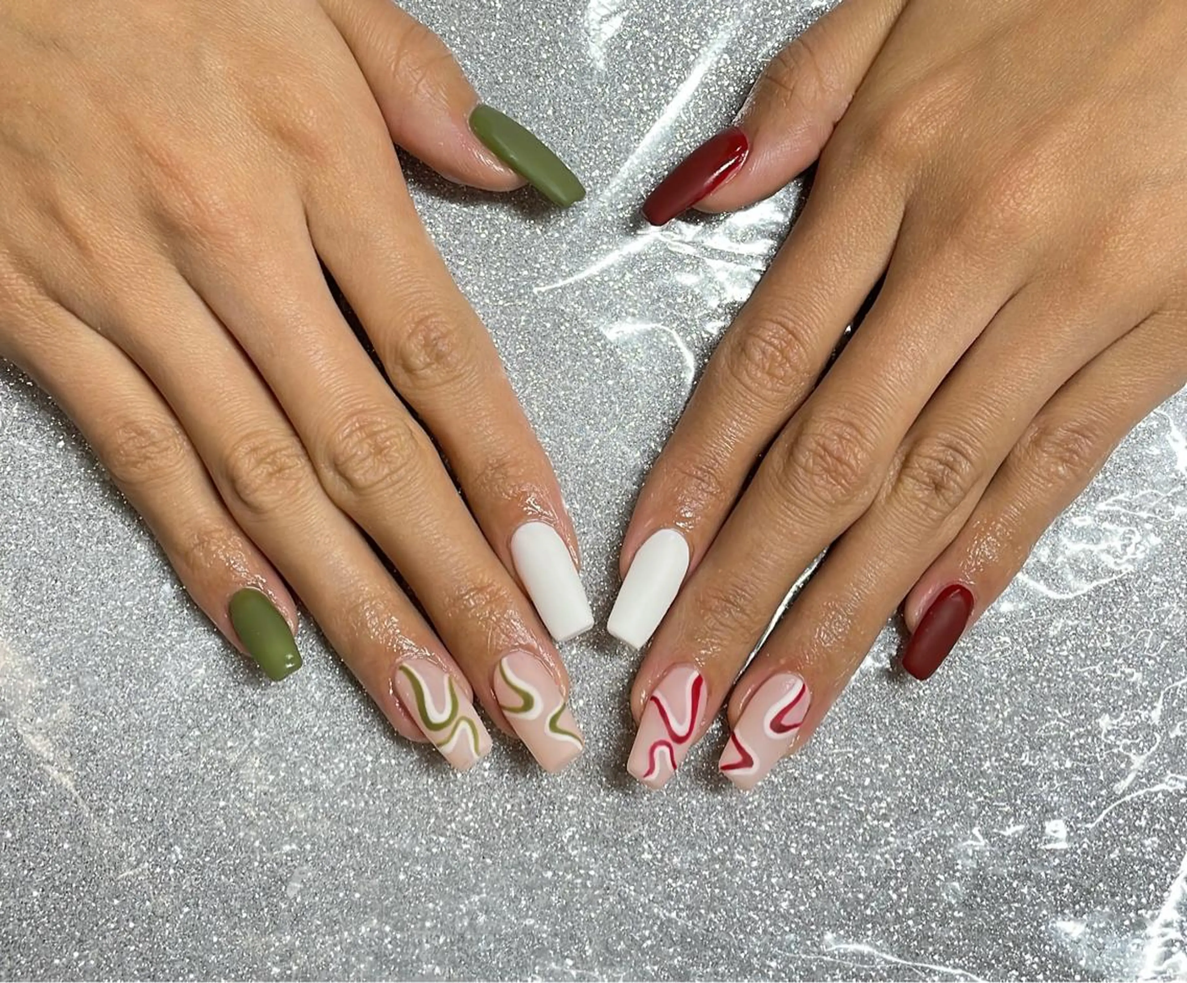 ネイル ハンドネイル VIERU 🌈🎀💖のネイルデザイン