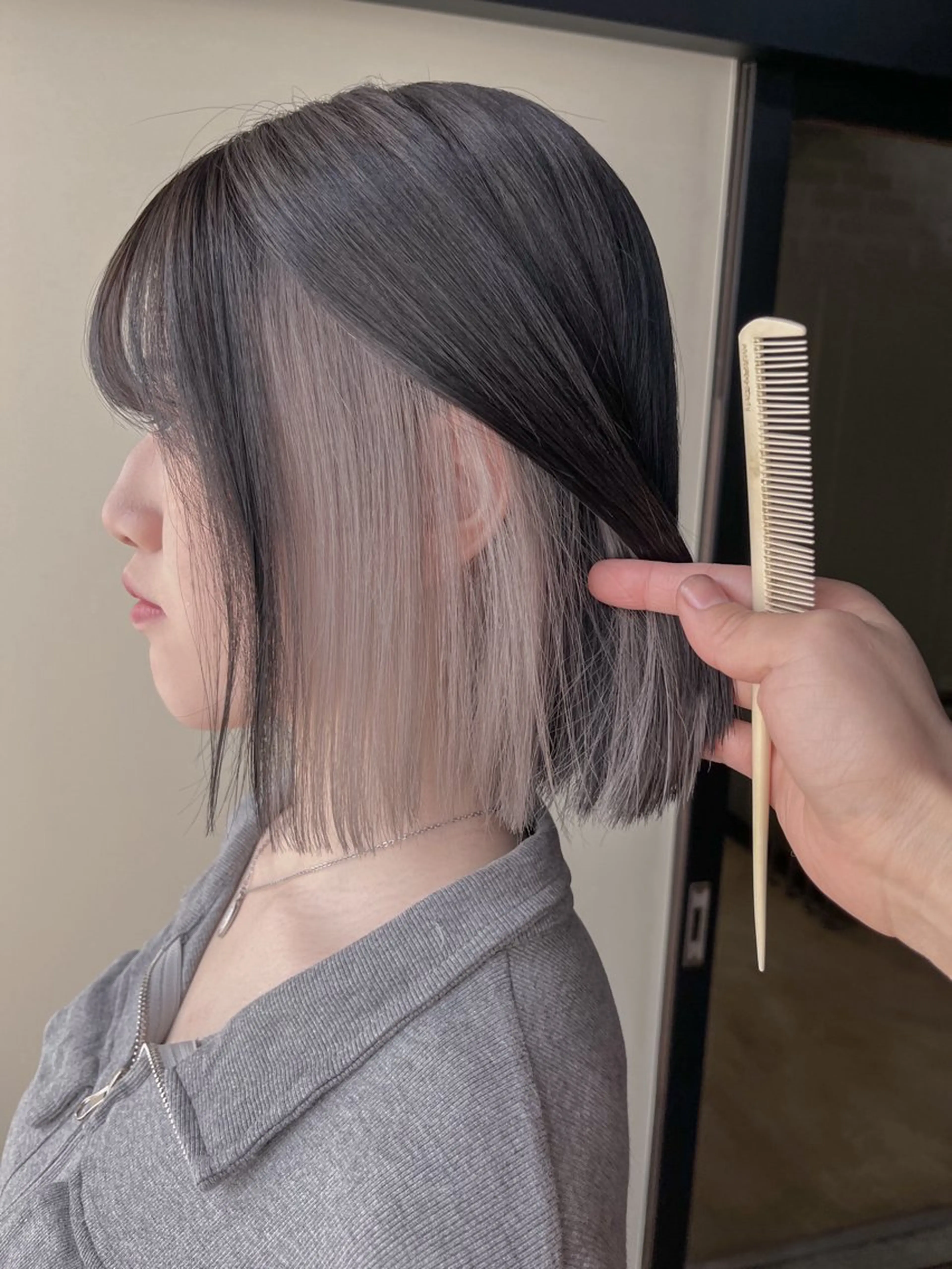 【インナーカラーでお洒落に💟】ケアブリーチ＋全体カラー＋最新トリートメント#イヤリングカラー#インナーカラーの写真