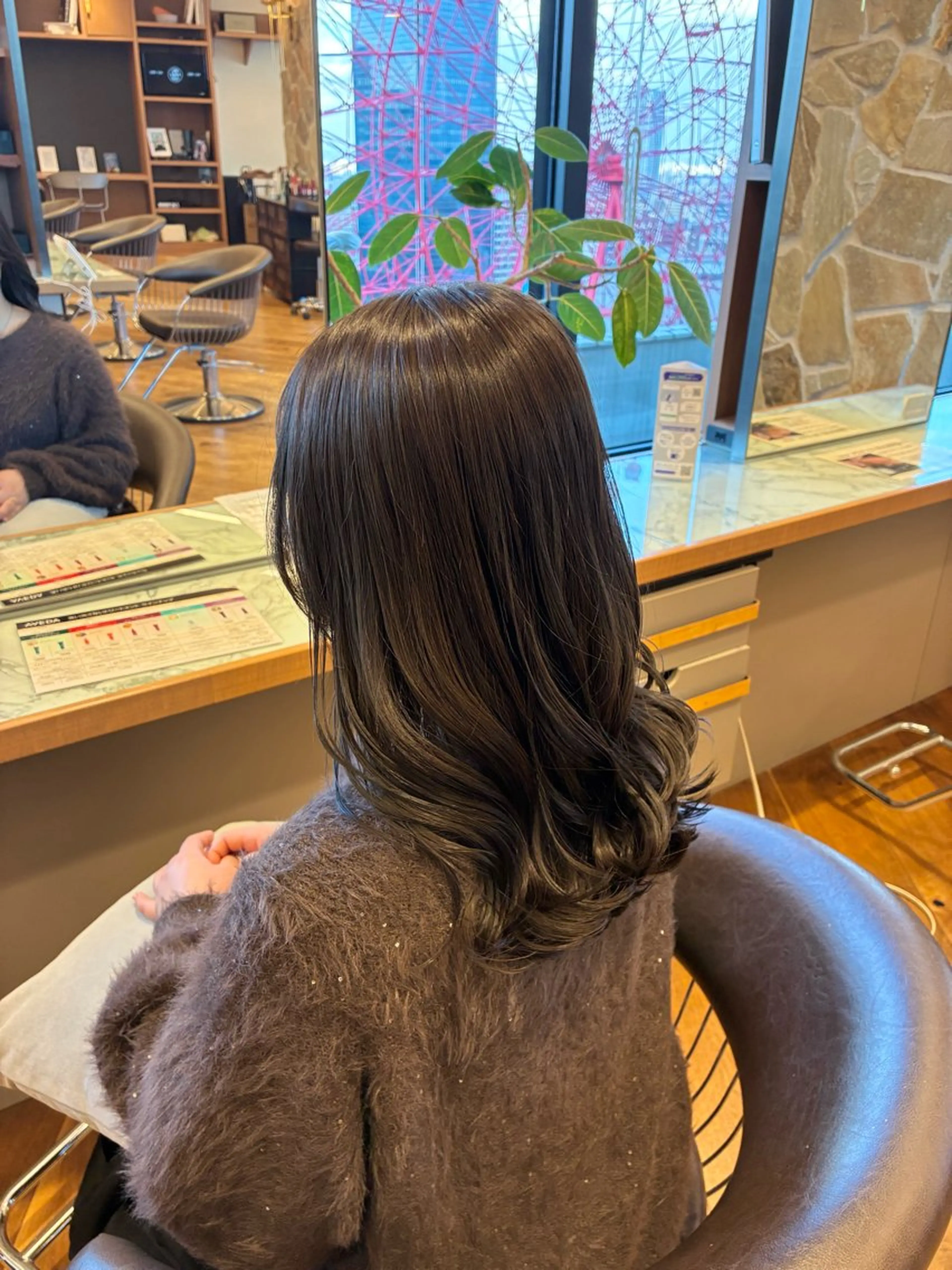 セミロング カラー 山本 睦のヘアスタイル