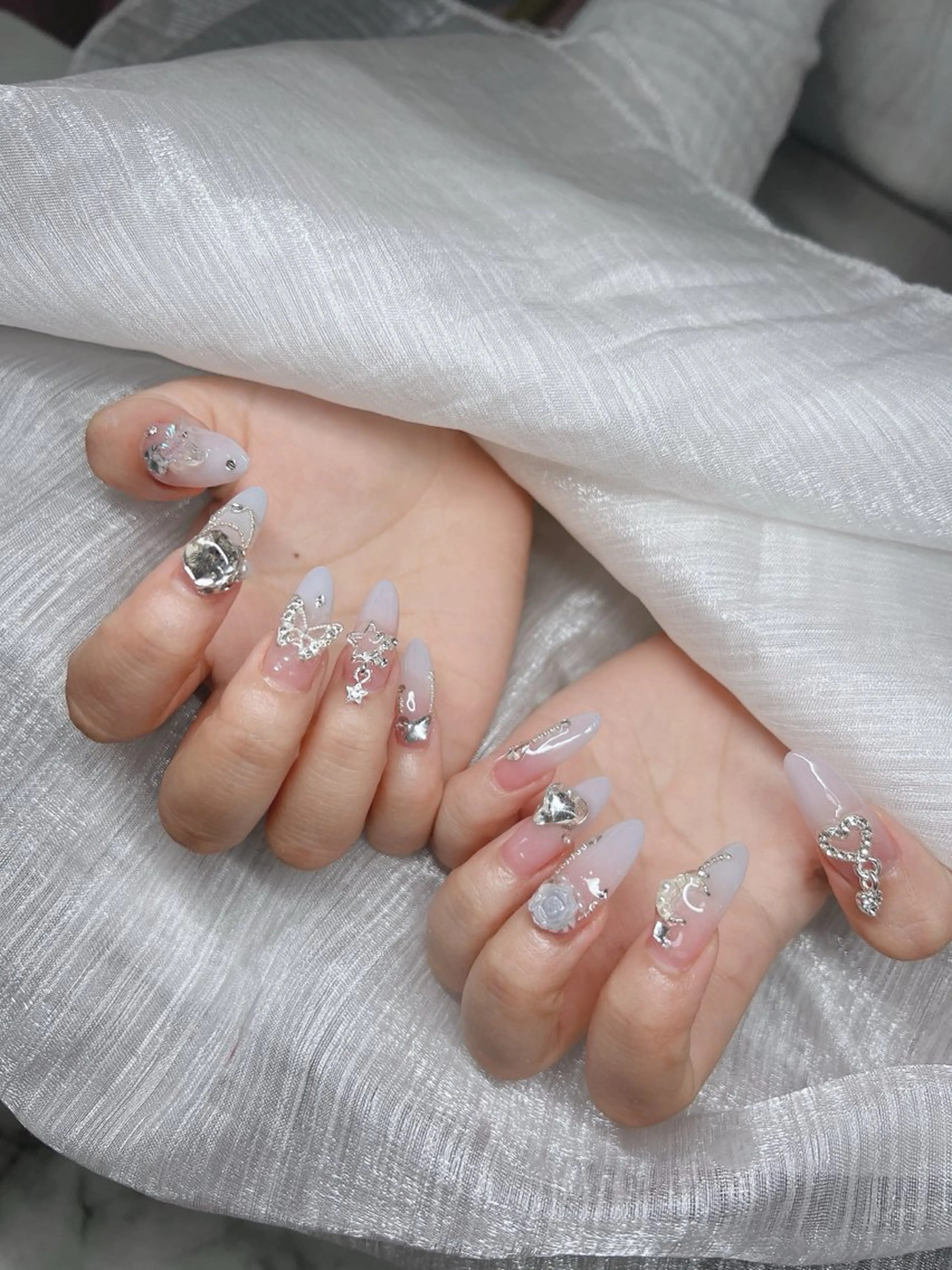 ネイル オーロラネイル チークネイル 長さ出し フットネイル フレンチネイル Lee Nails チップ長さだし専門店のネイルデザイン