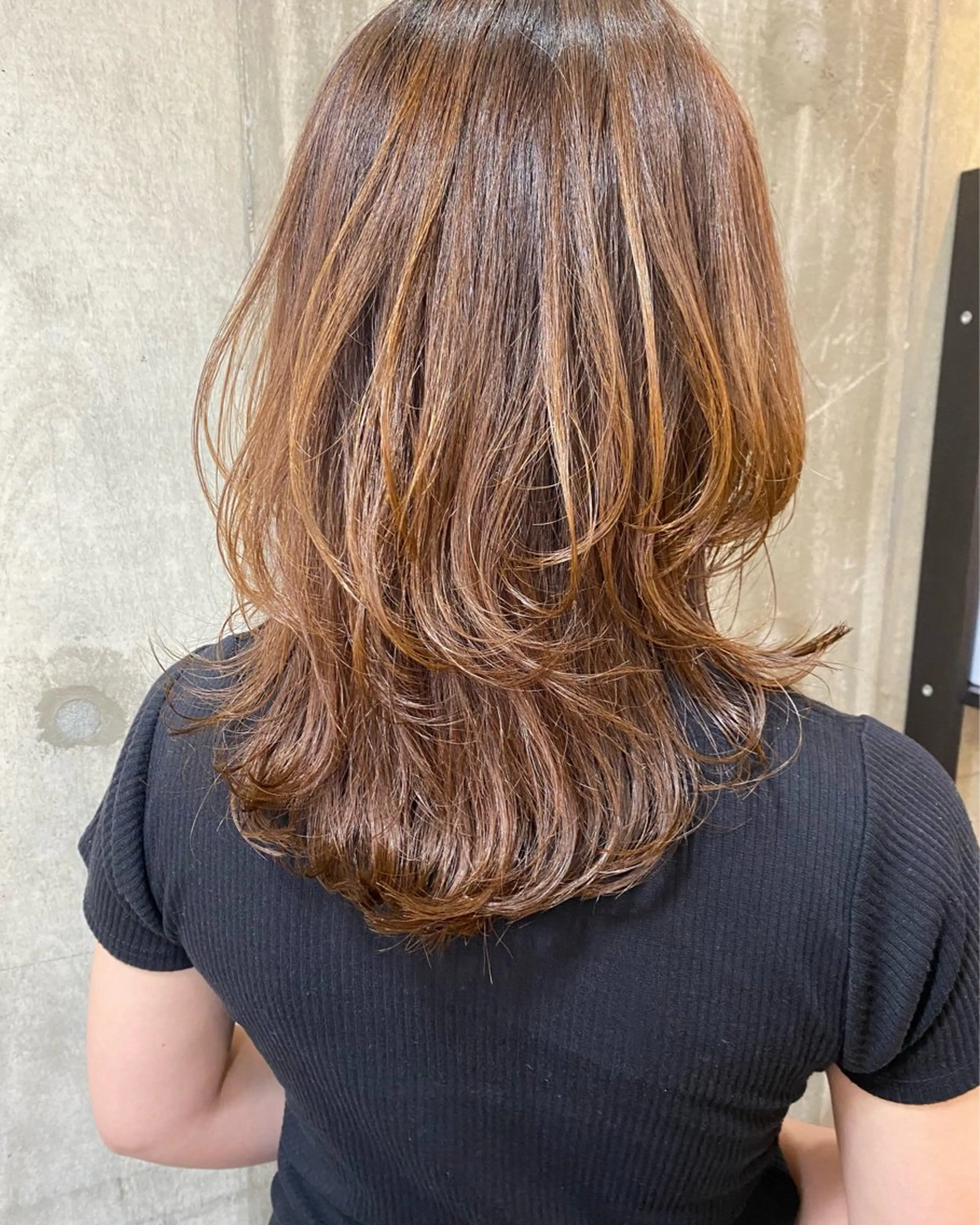 セミロング カラー レイヤーカット レイヤーカット/ 根本瑠実のヘアスタイル