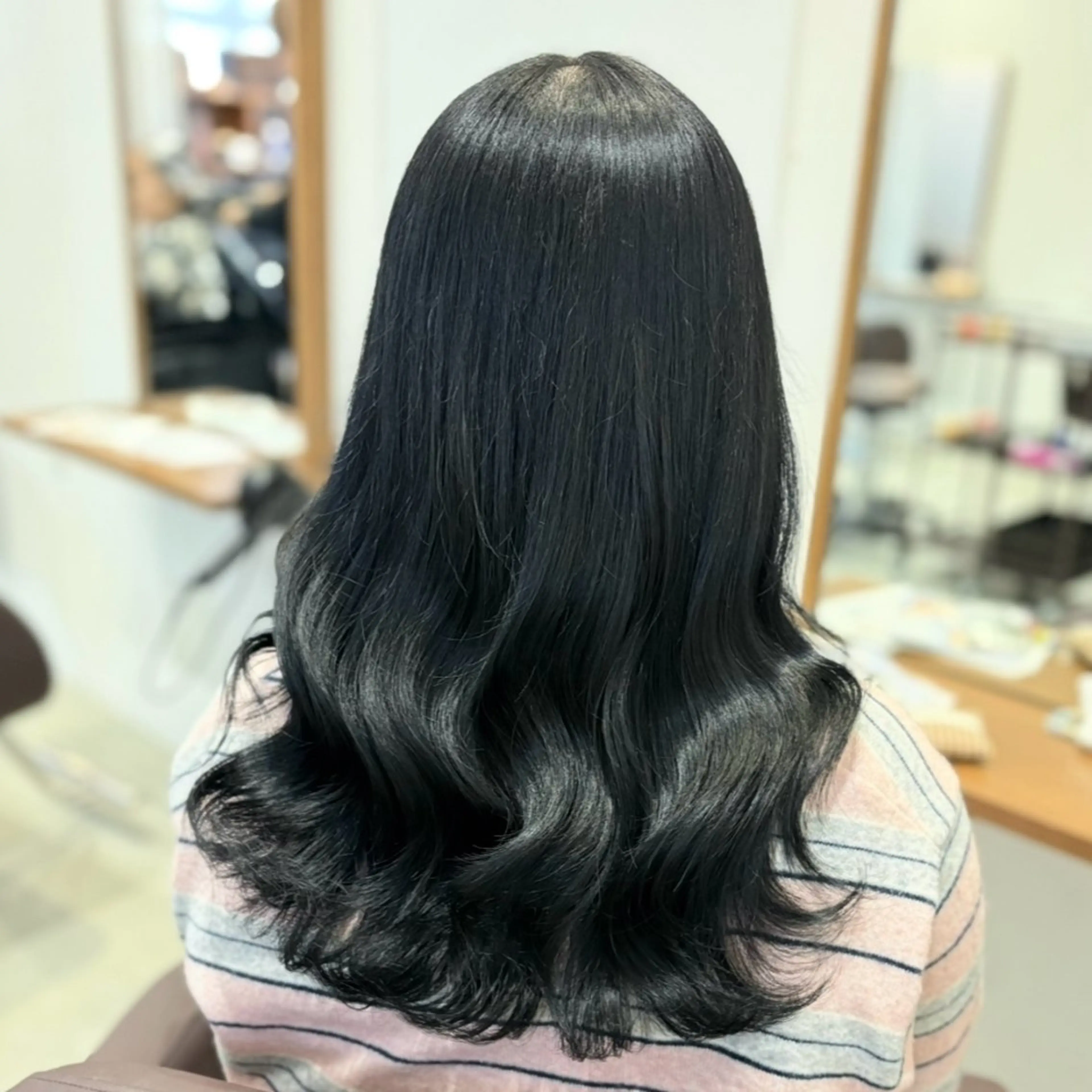 ミディアム ヘアカラー トリートメント Cerc 髪質改善 ユリカ 🪽のヘアスタイル