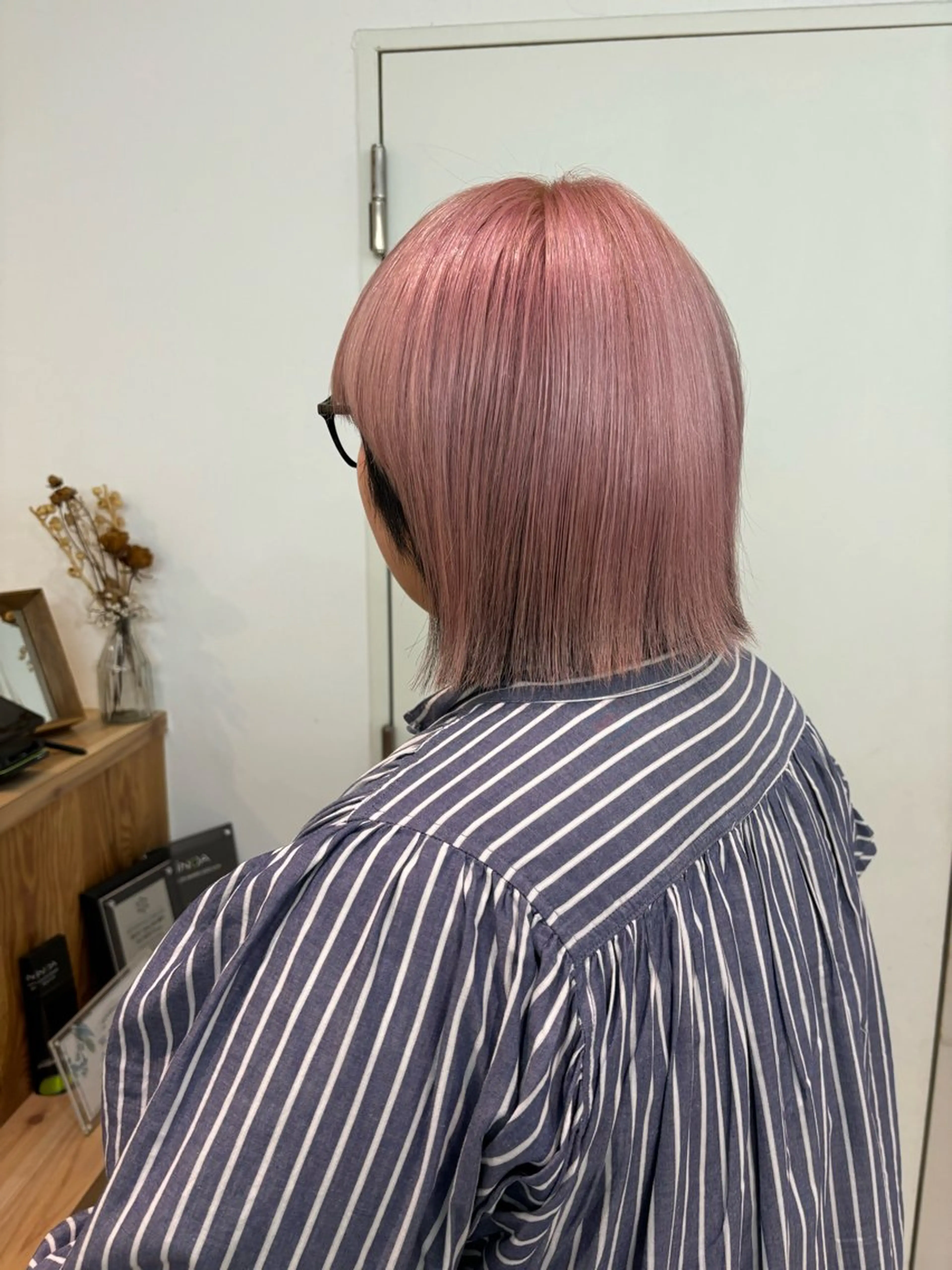 ショート カラー ピンクカラー 室谷 ゆりあのヘアスタイル