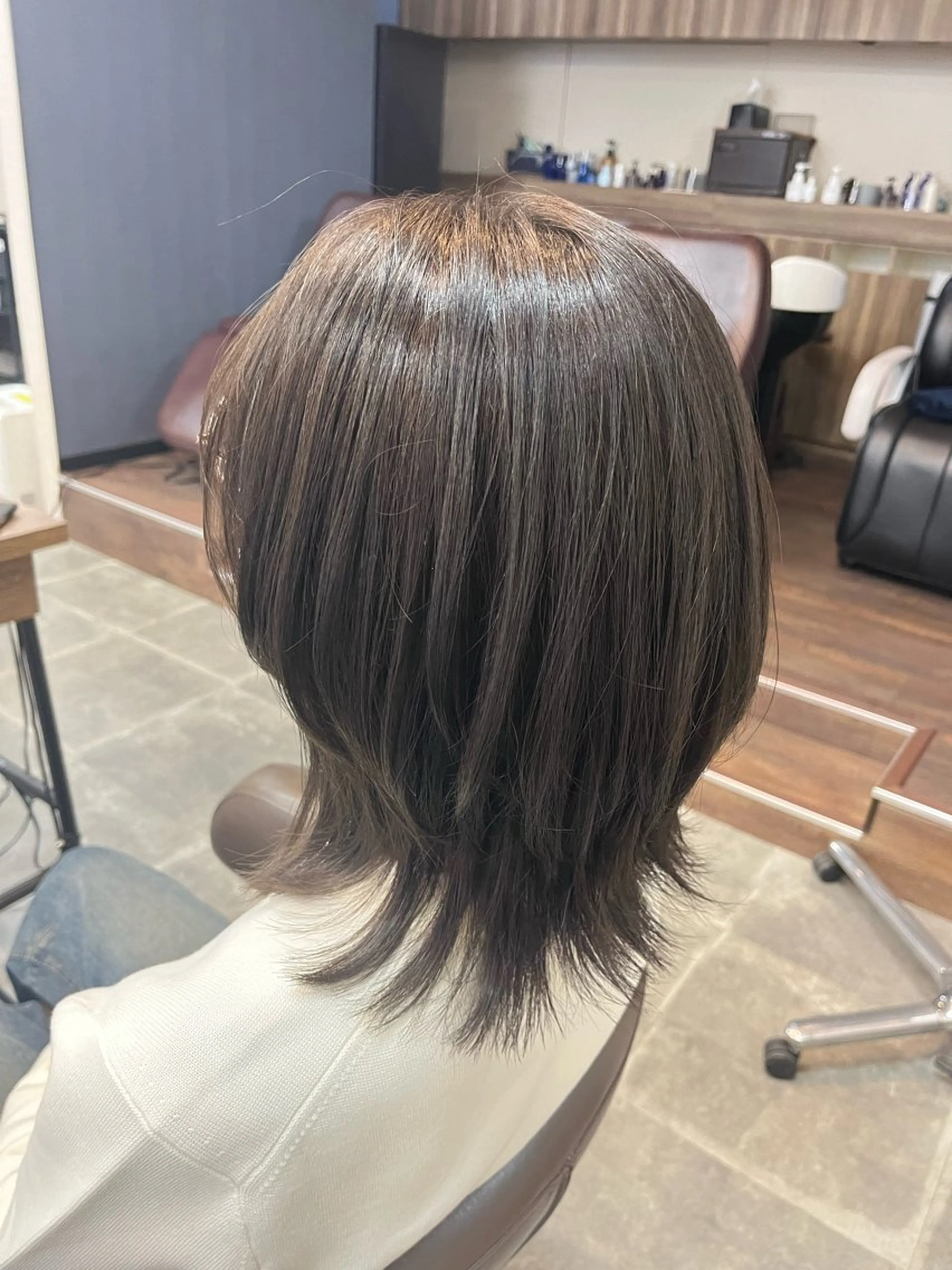 ミディアム 鈴木 絢奈のヘアスタイル