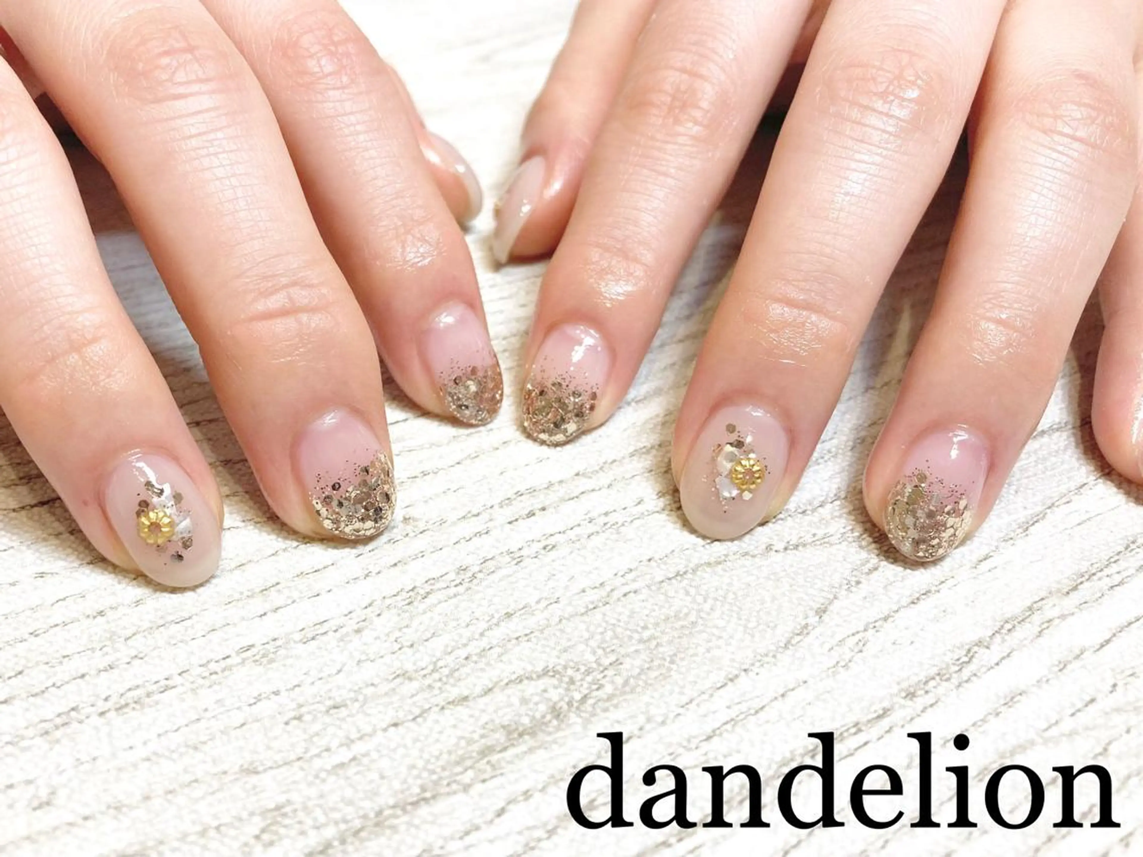 ネイル ハンドネイル ハンドケア dandelion ダンデライオンのネイルデザイン