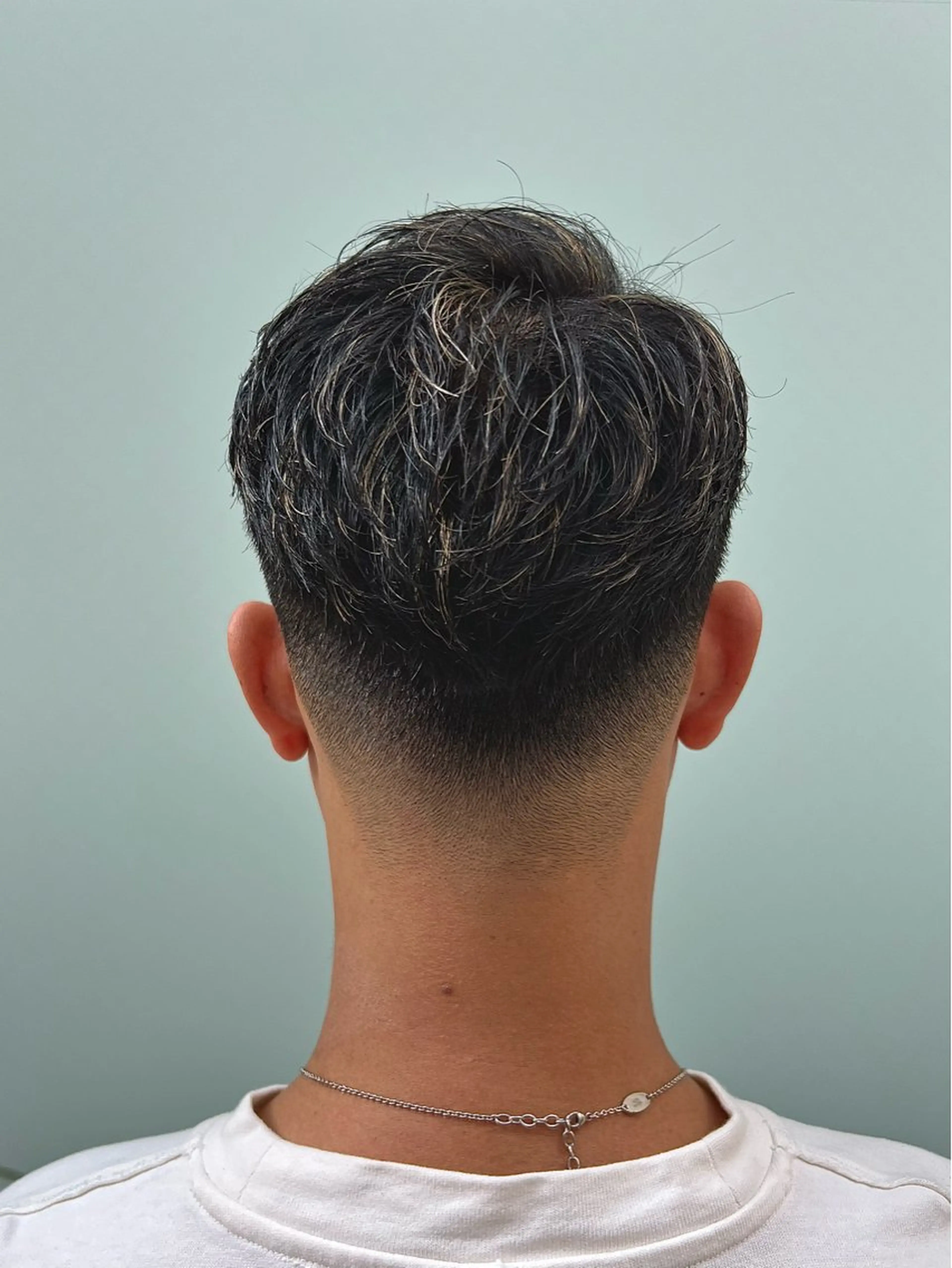 ショート カラー パーマ メンズ 豊崎 佑輔のヘアスタイル