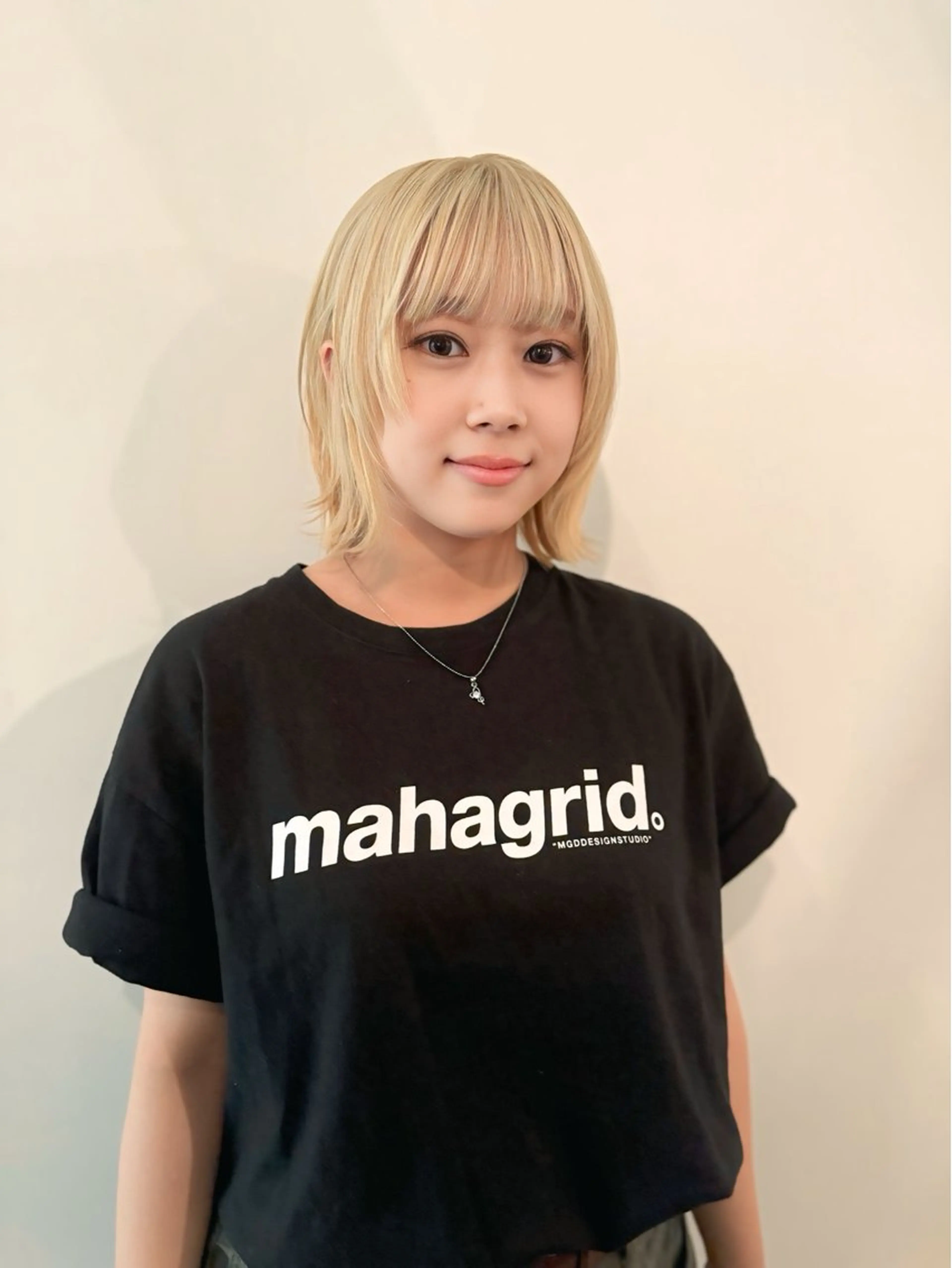 ミディアム カラー ウルフ/似合わせ レイヤー/RIHOのヘアスタイル