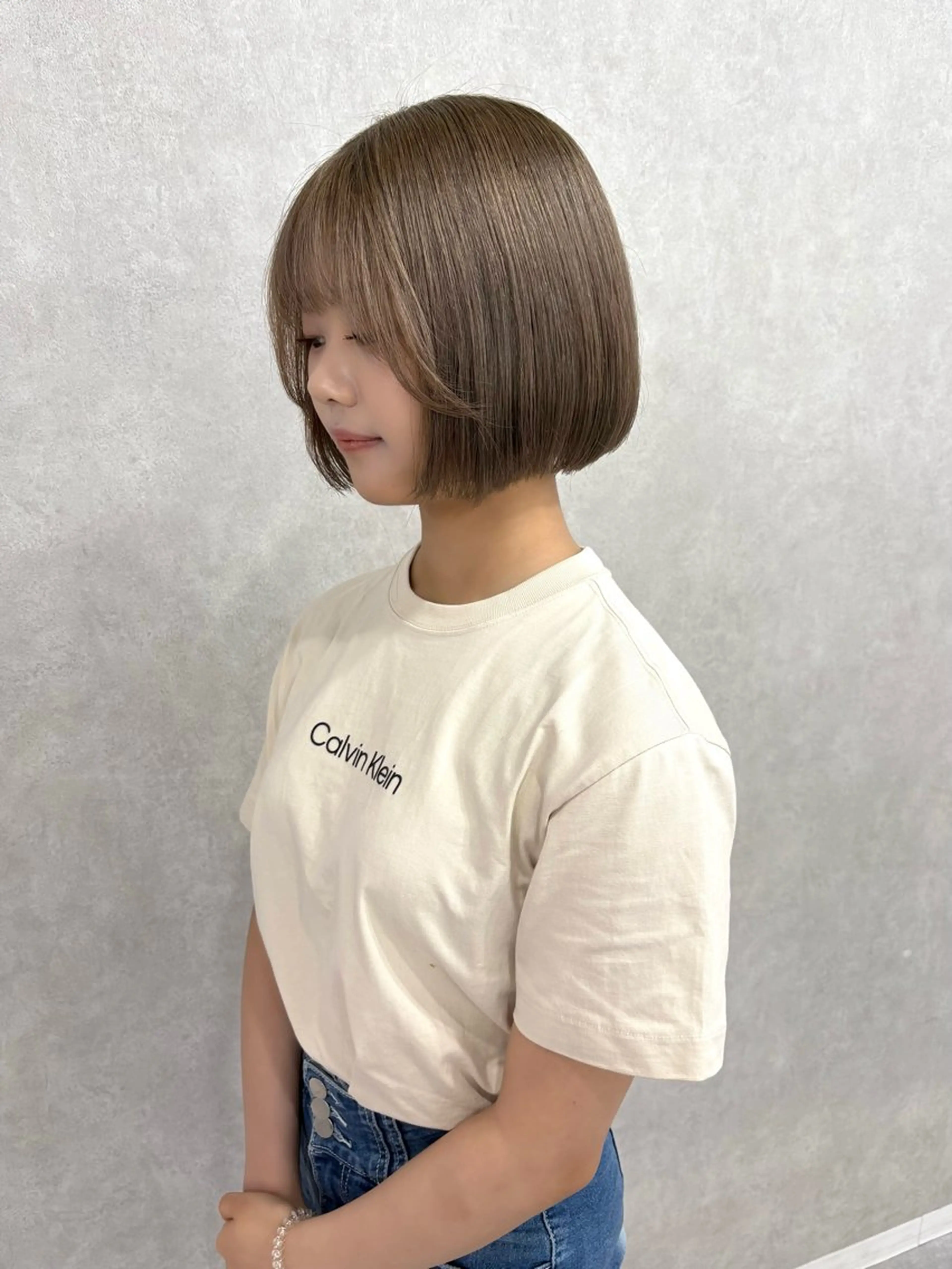 ショート カラー ブリーチ グレージュ カット ヘアカラー トリートメント 盛れる顔まわり✨🎀 レイヤー別所好葉のヘアスタイル