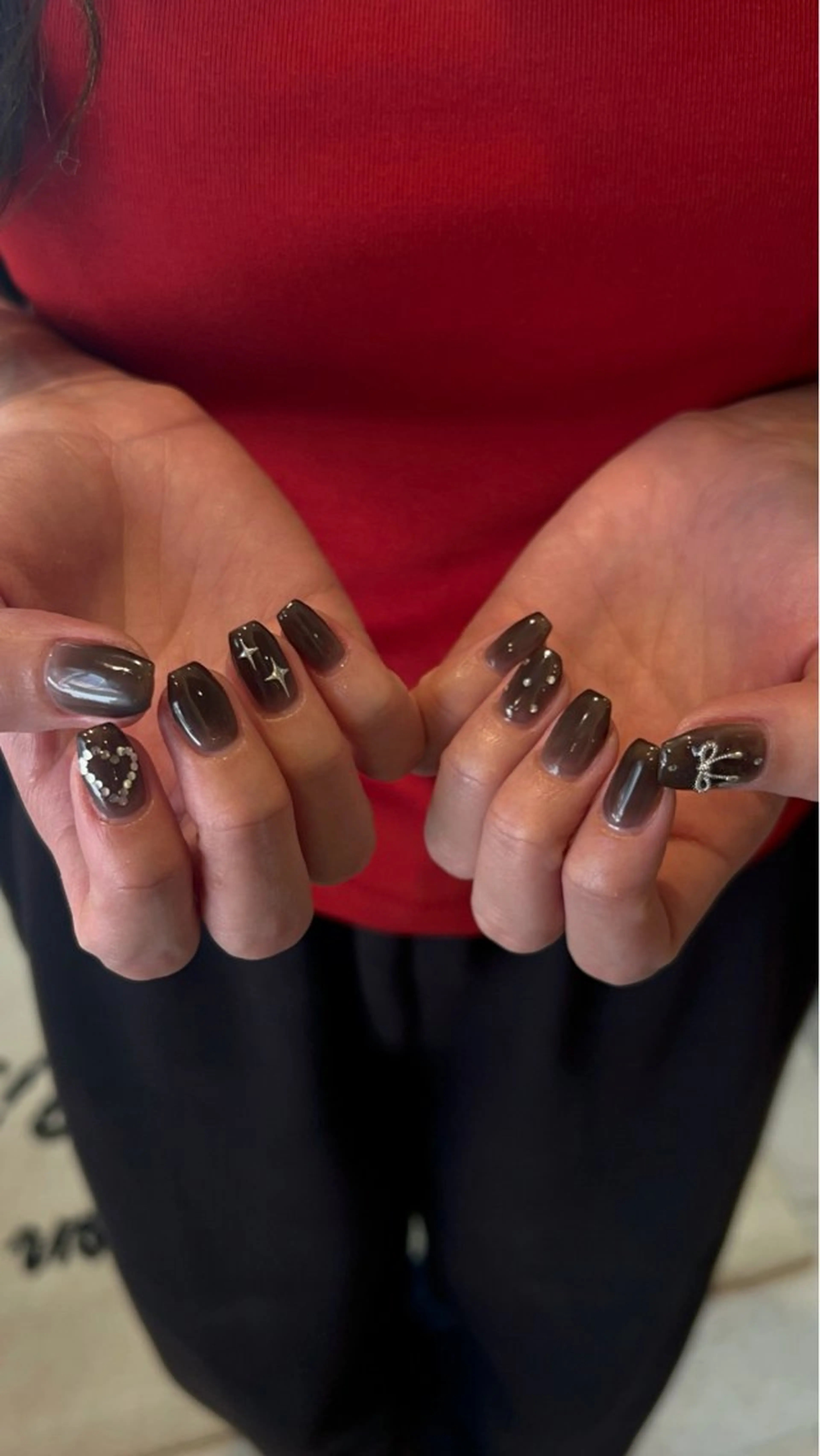 ネイル アートネイル シルバー ハンドネイル plume. noaのネイルデザイン