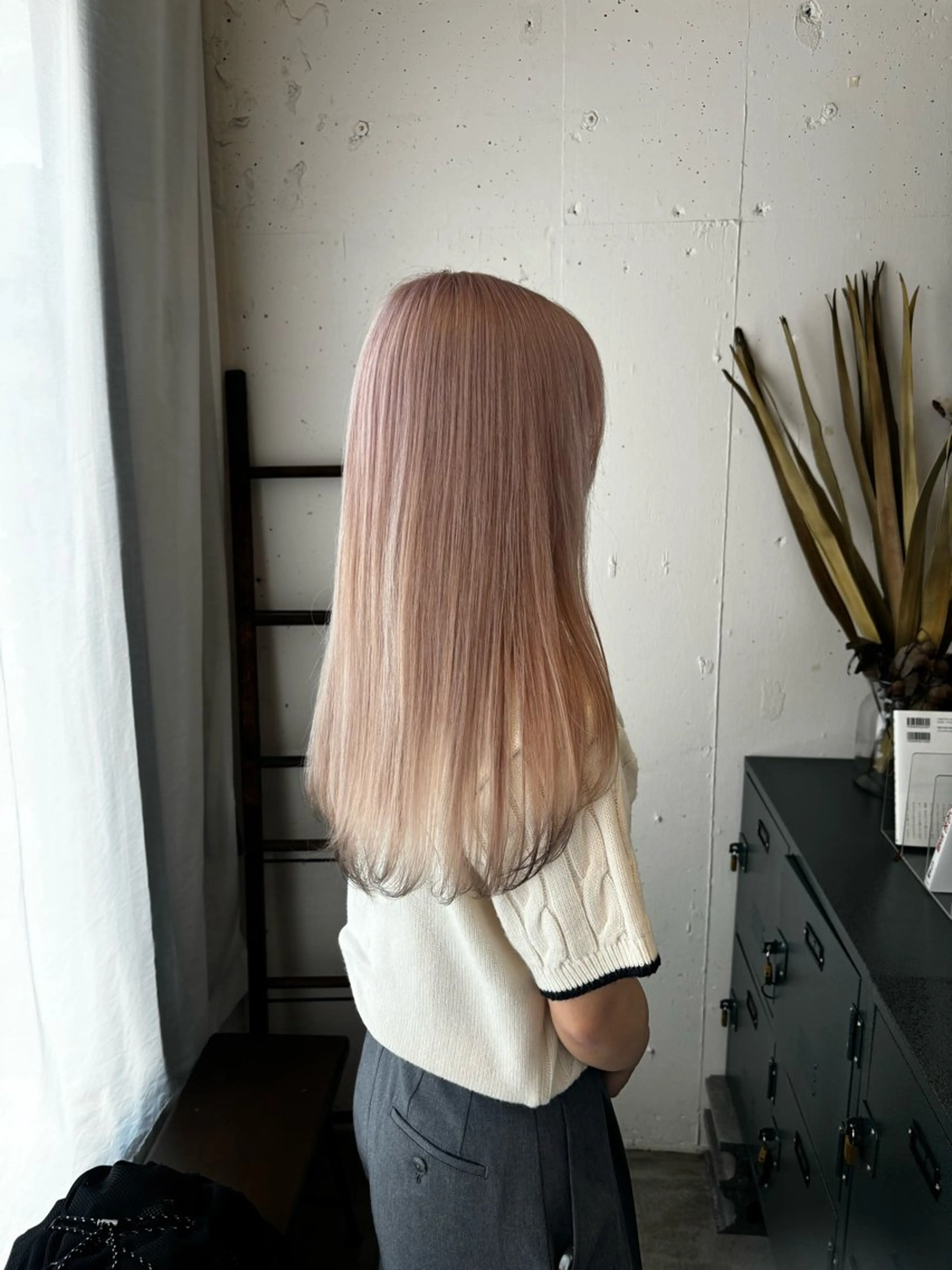 ロング カラー ベージュカラー ブラウンカラー ハイトーンカラー ピンクカラー ピンクブラウン ヘアカラー 🍒サクラ🍒 /透明感カラー/艶髪のヘアスタイル