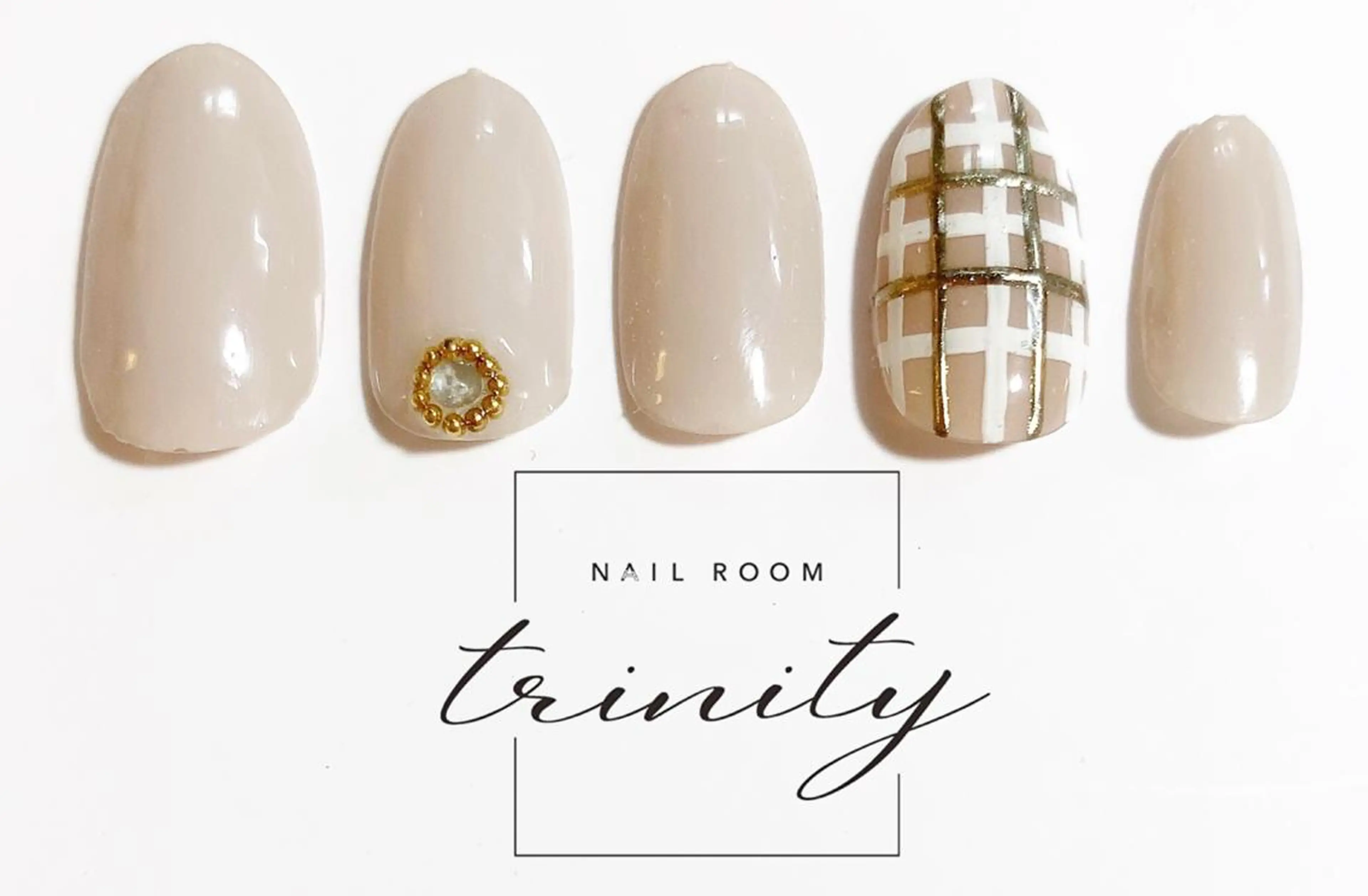 ネイル ハンドネイル Trinity ネイリストスタッフのネイルデザイン