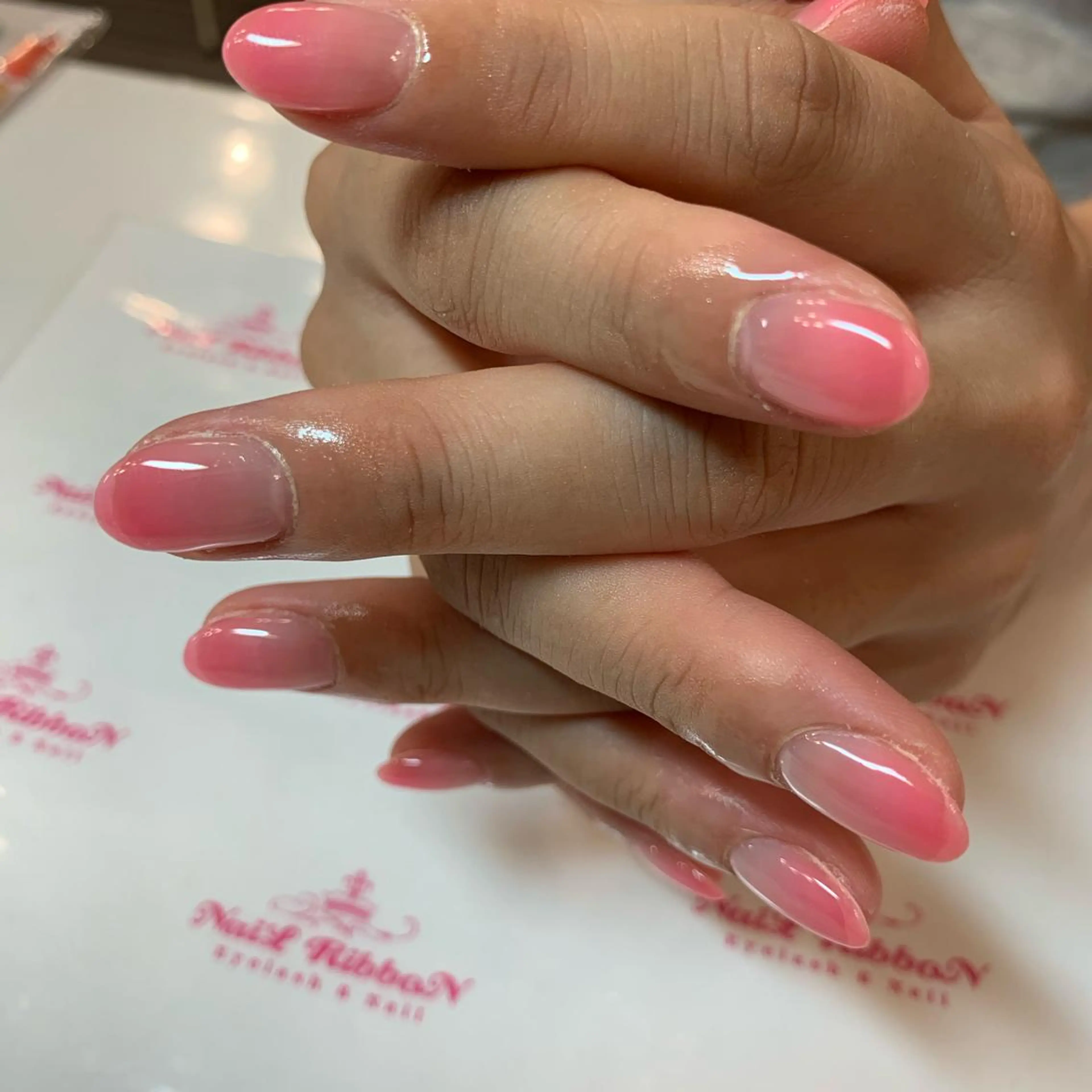 ネイル ネイルリボン 受付スタッフのネイルデザイン