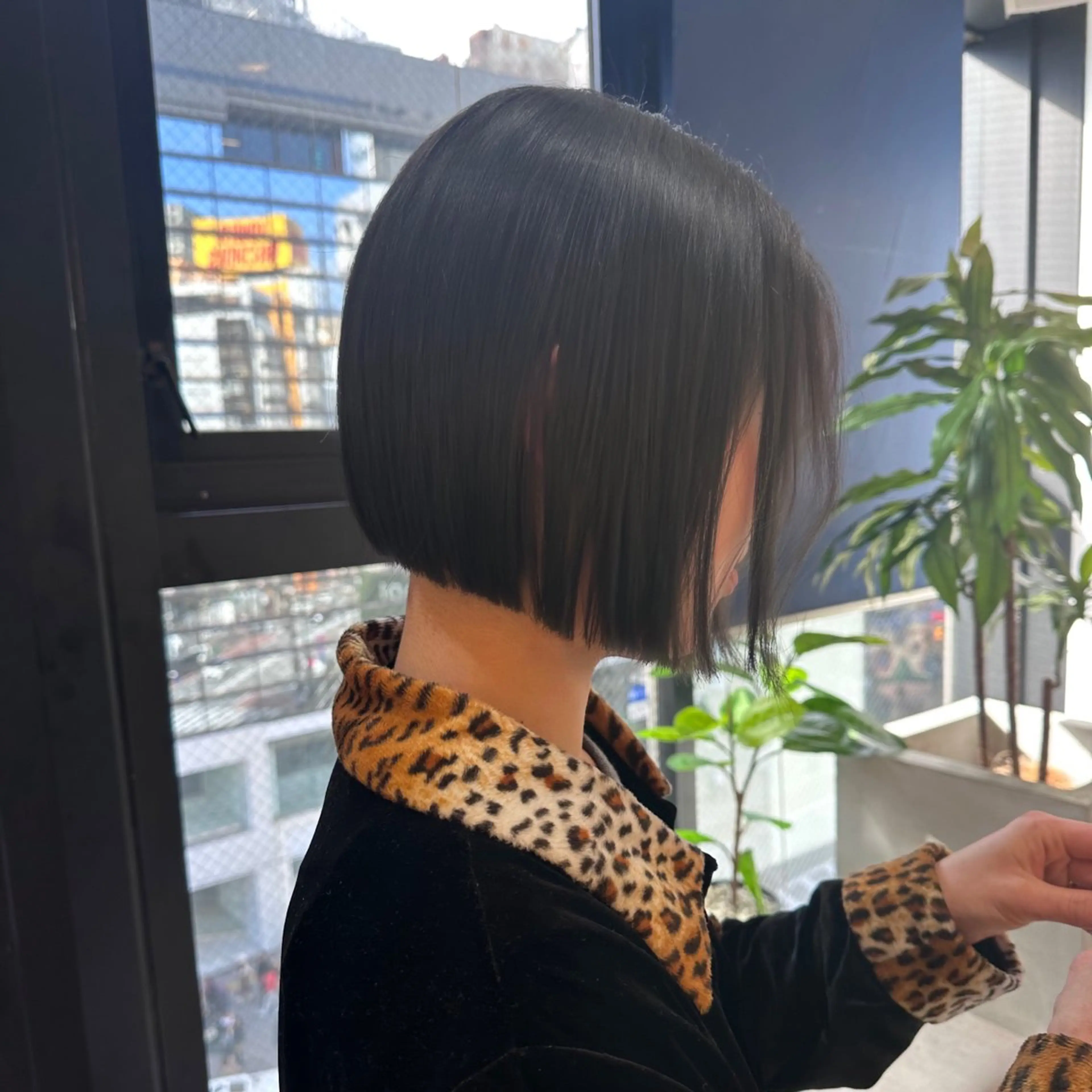 ショート カラー MIYU透明感カラー ブリーチなしWカラーのヘアスタイル