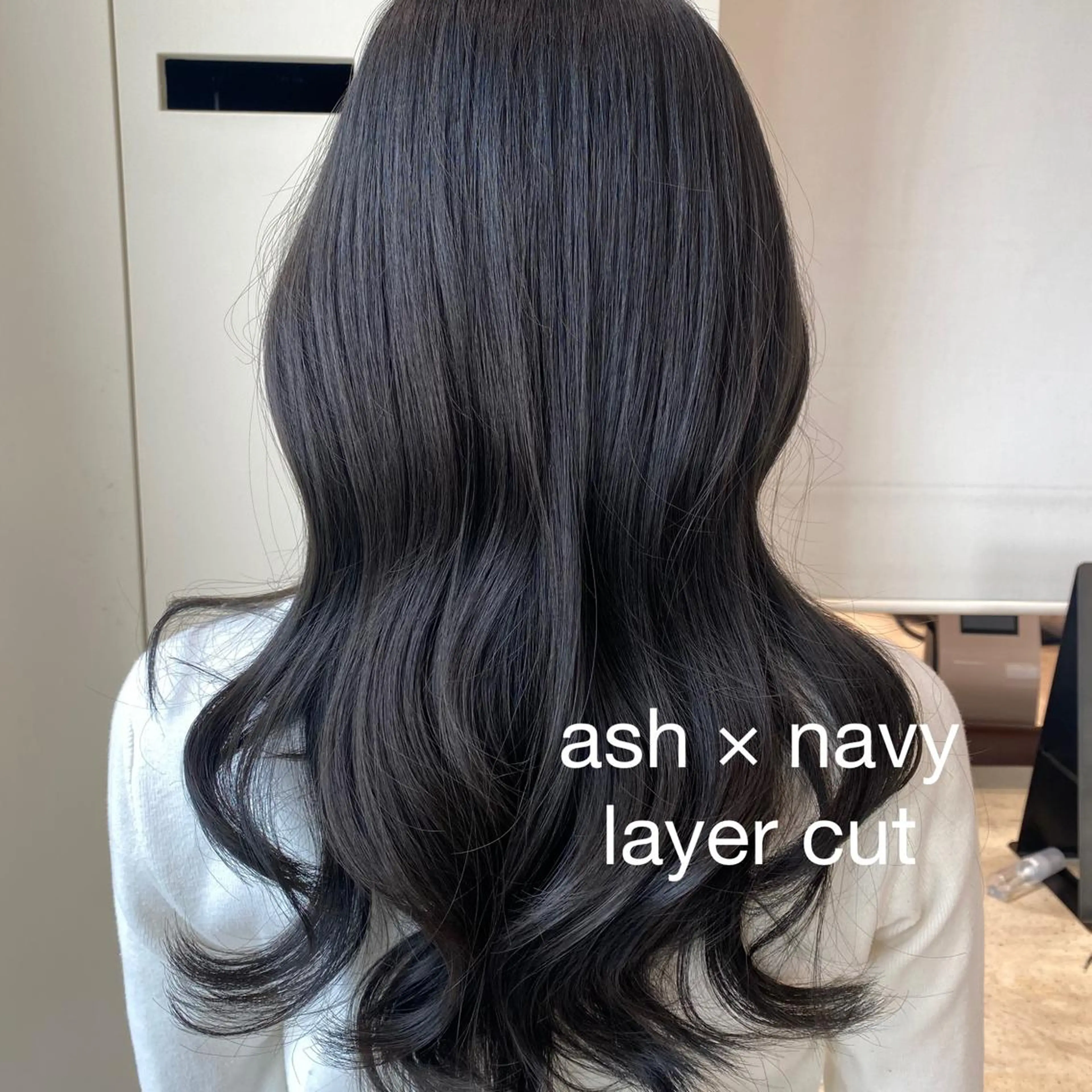 ロング カラー アッシュ アッシュグレー アッシュグレージュ グレージュ ネイビーカラー ヘアカラー トリートメント 🍼顔周りカット/ レイヤー/小川華奈のヘアスタイル