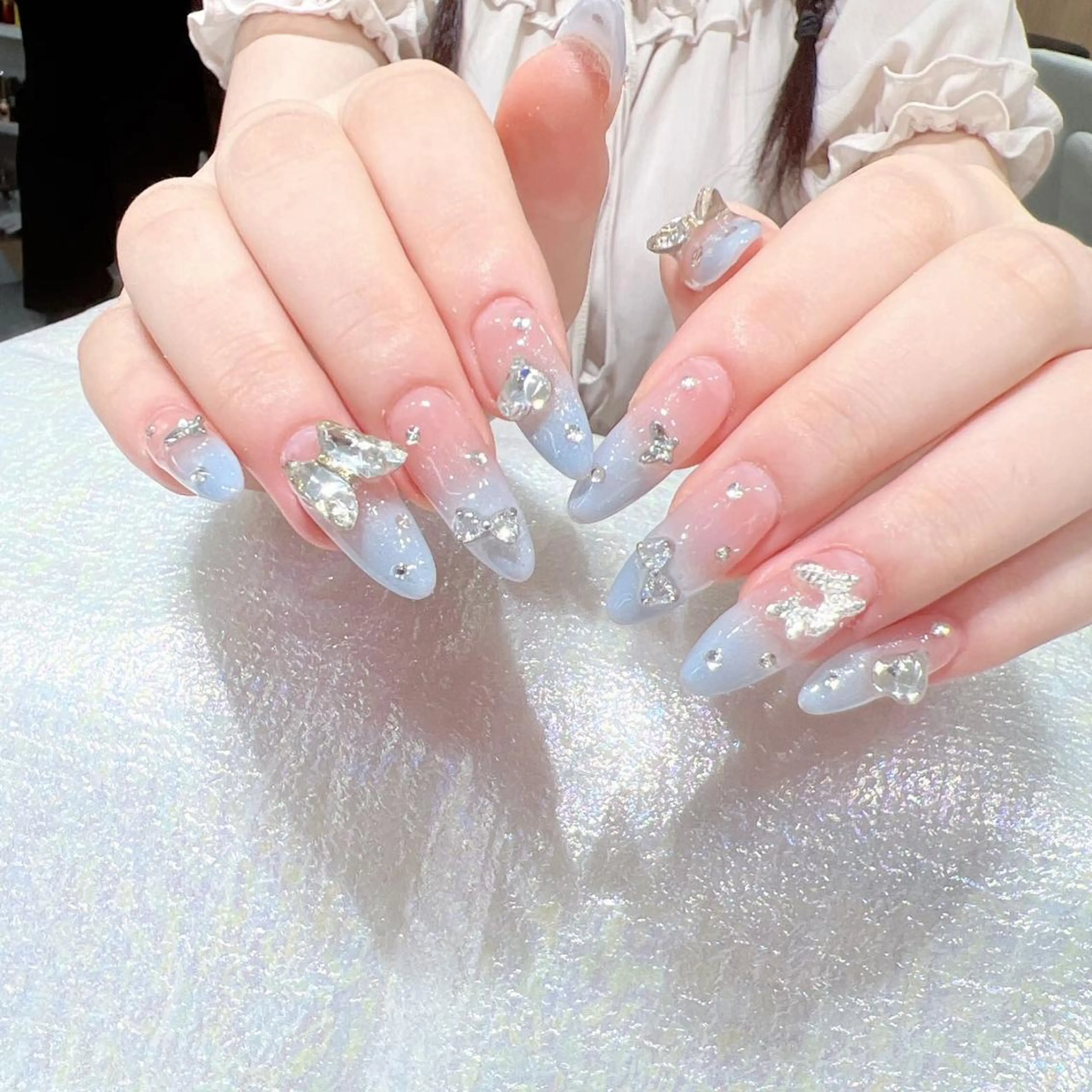 ネイル アートネイル 長さ出し ネイルチップ Queens ciciのネイルデザイン