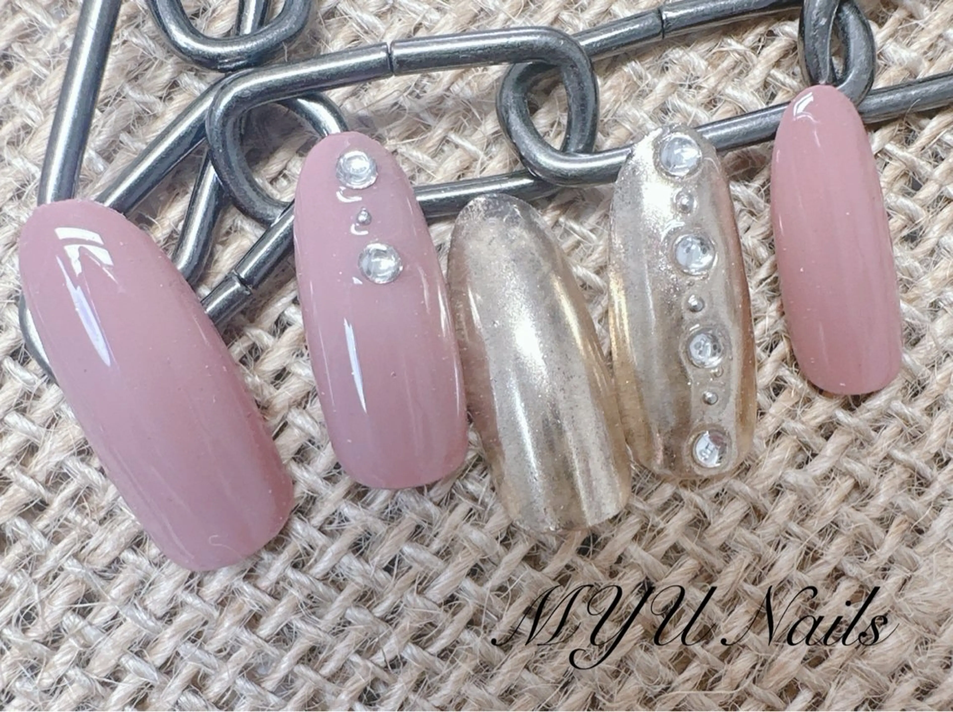 ネイル ジェルネイル ミラーネイル 持ち込み ニュアンスネイル ワンカラーネイル ハンドネイル ニュアンスネイル🌈 MYU Nailsのネイルデザイン