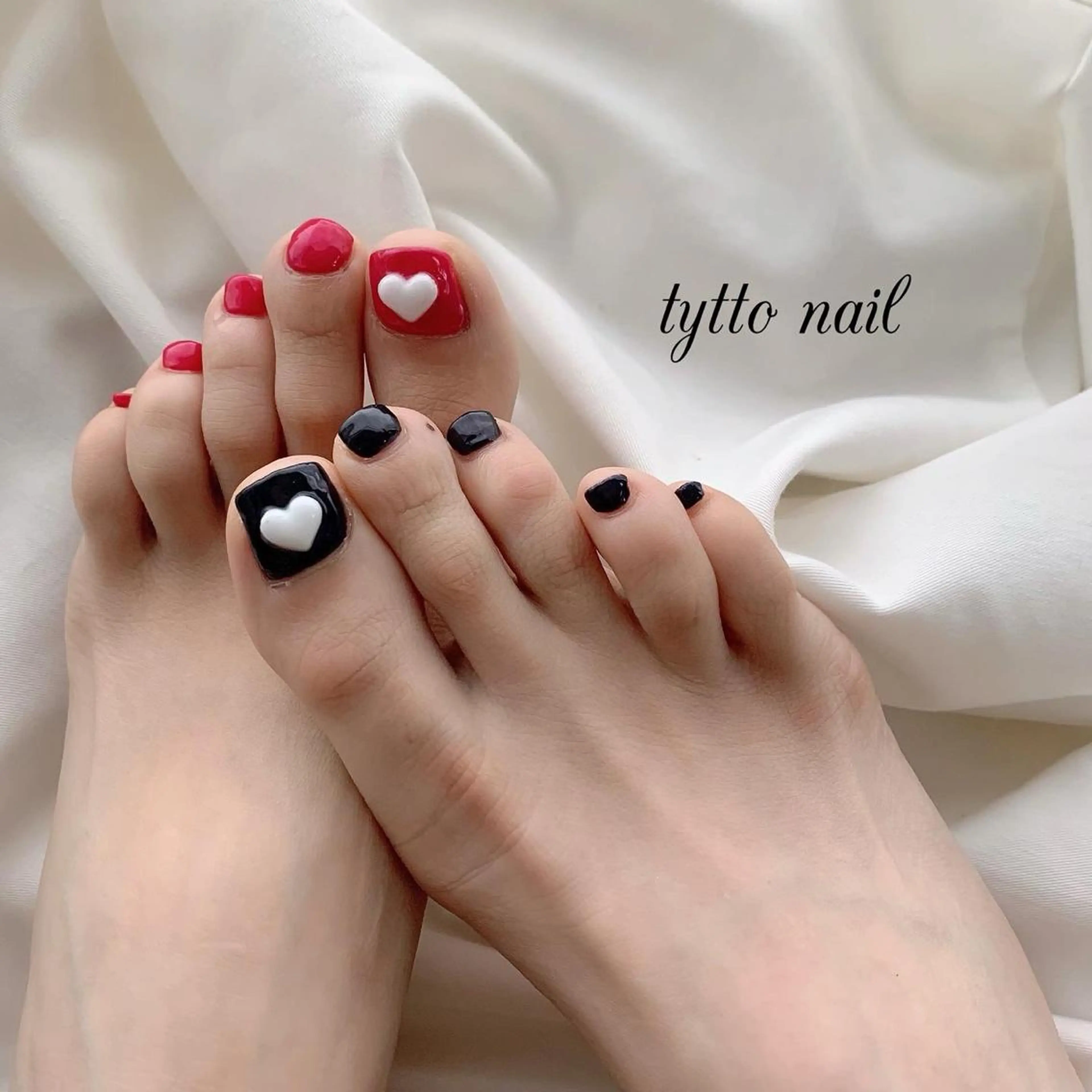 ネイル フットネイル ハート ネイビー ワンカラーネイル ピンク tytto nail ❤︎‪‪eri‪‪のネイルデザイン