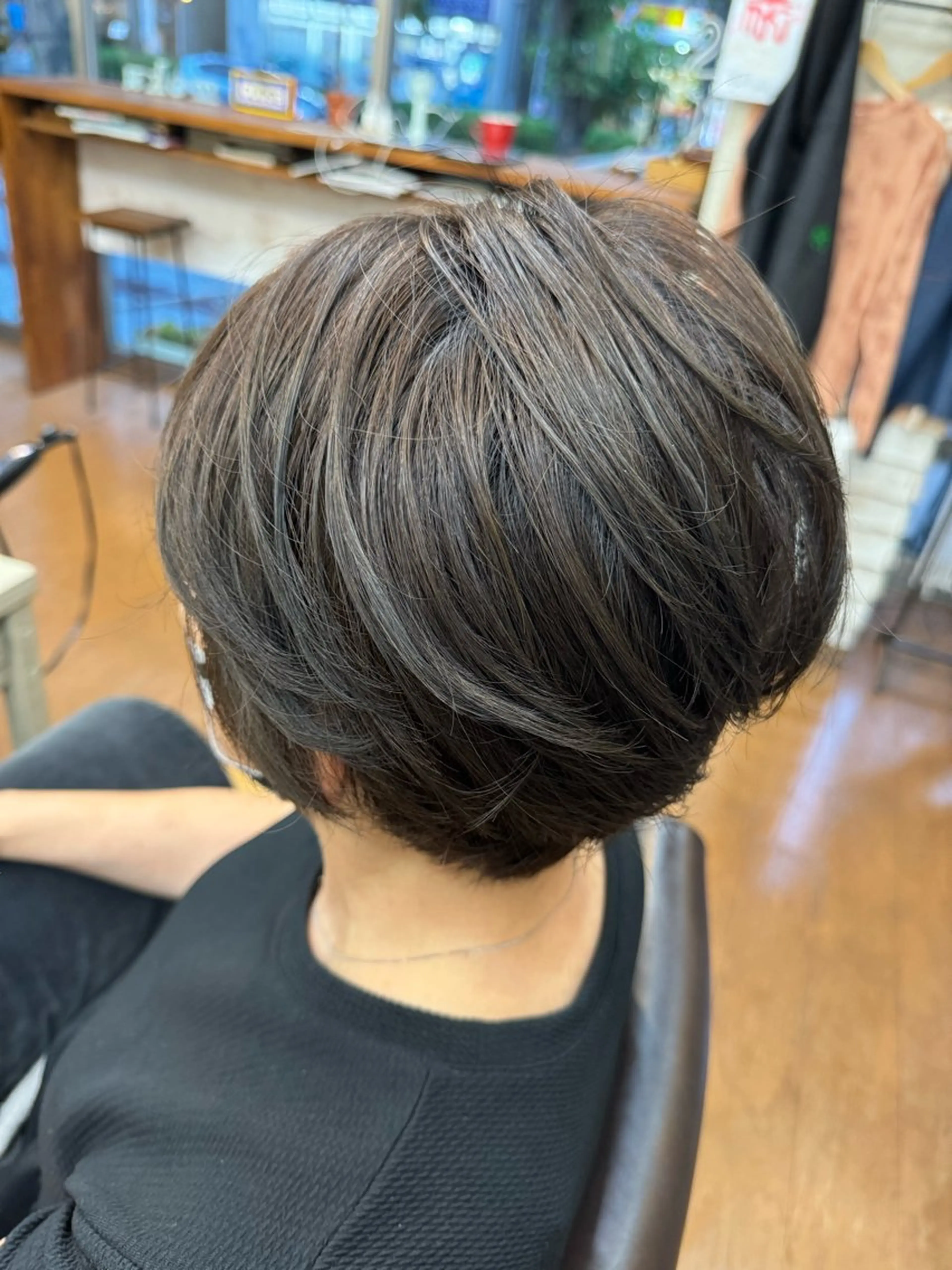 ショート カラー アッシュ オレンジ ヘアカラー トリートメント SUZUNE 🐣カットモデルのヘアスタイル