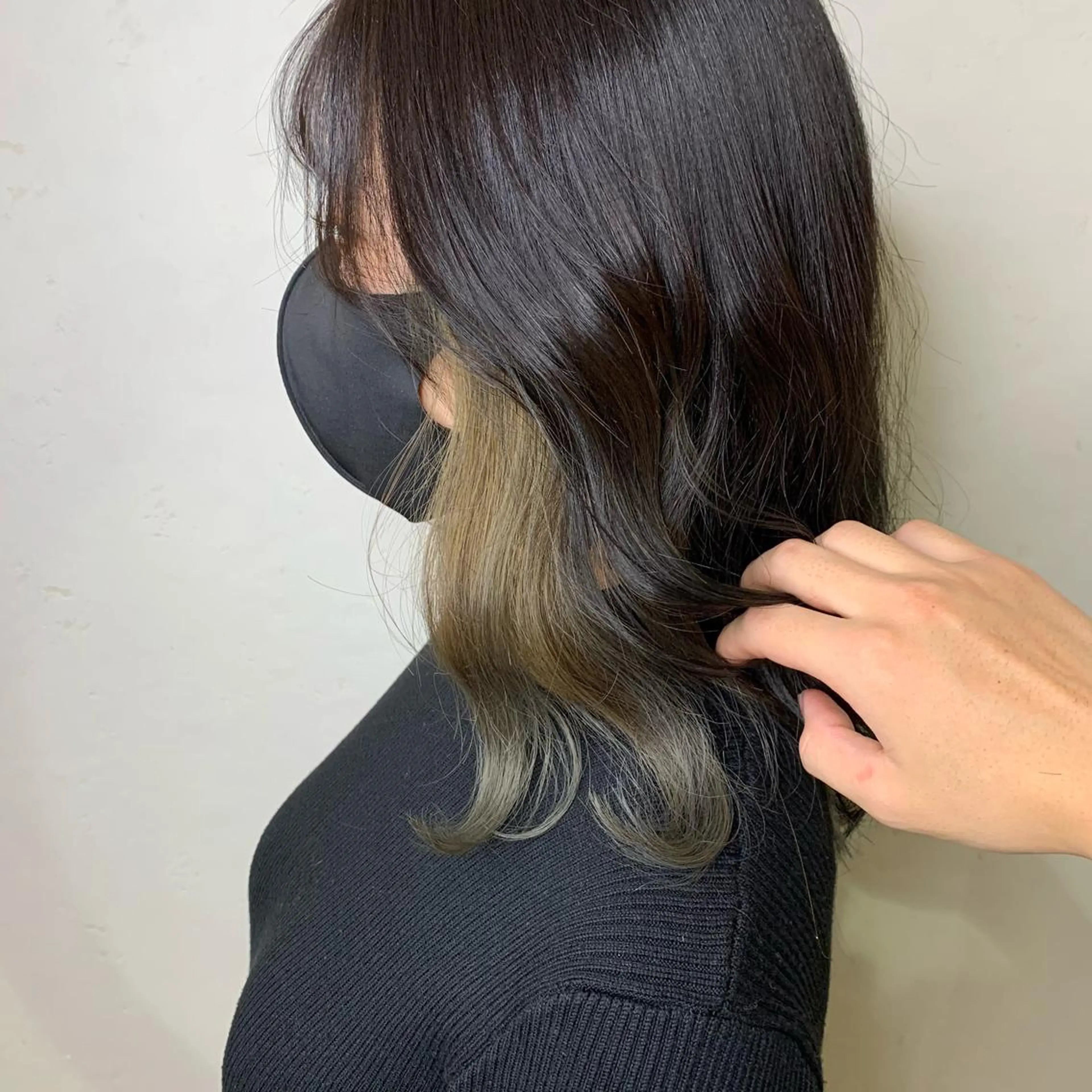 ミディアム カラー パーマ ヘアアレンジ メンズ メンズブリーチ メンズハイライト メンズインナーカラー メンズ韓国風 ブリーチ カット ヘアカラー オリーブカラー 特化　　kaiのヘアスタイル