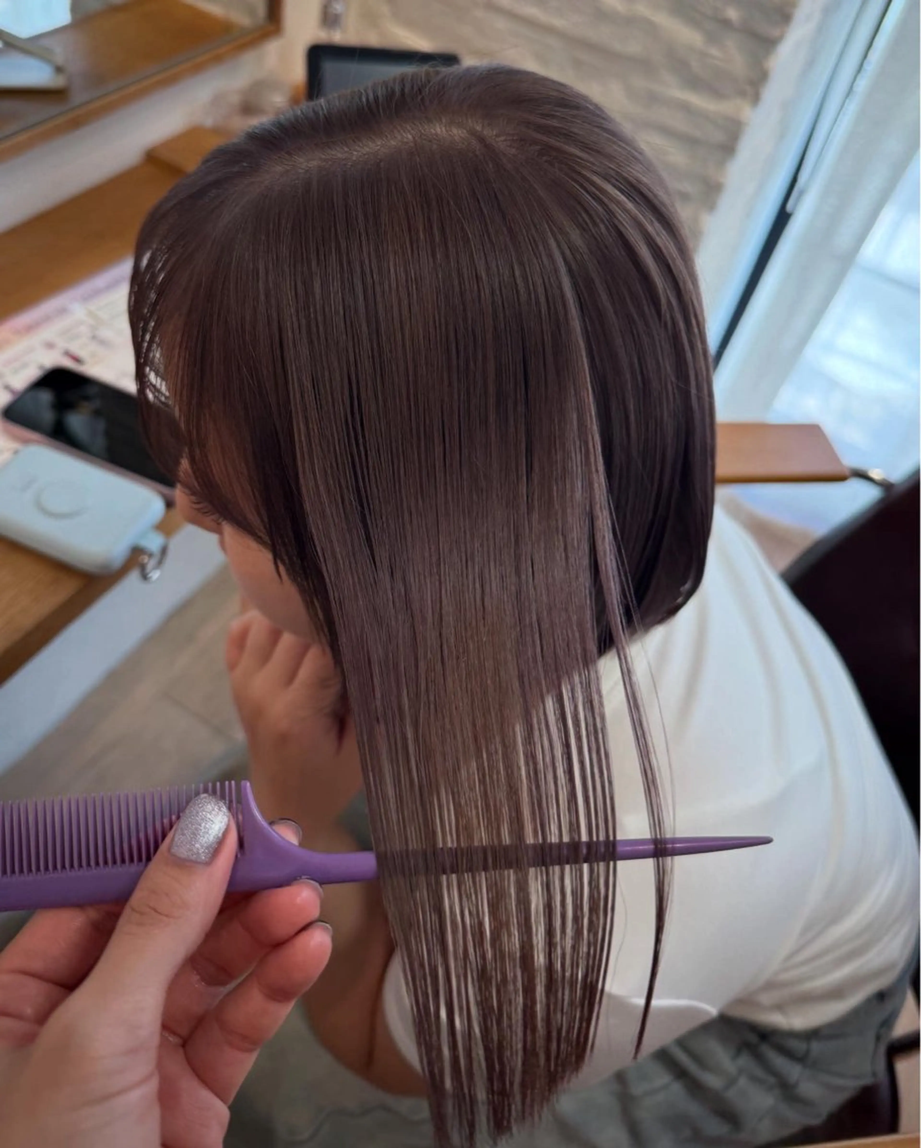 ショート ミルクティー× グレージュMOMOのヘアスタイル