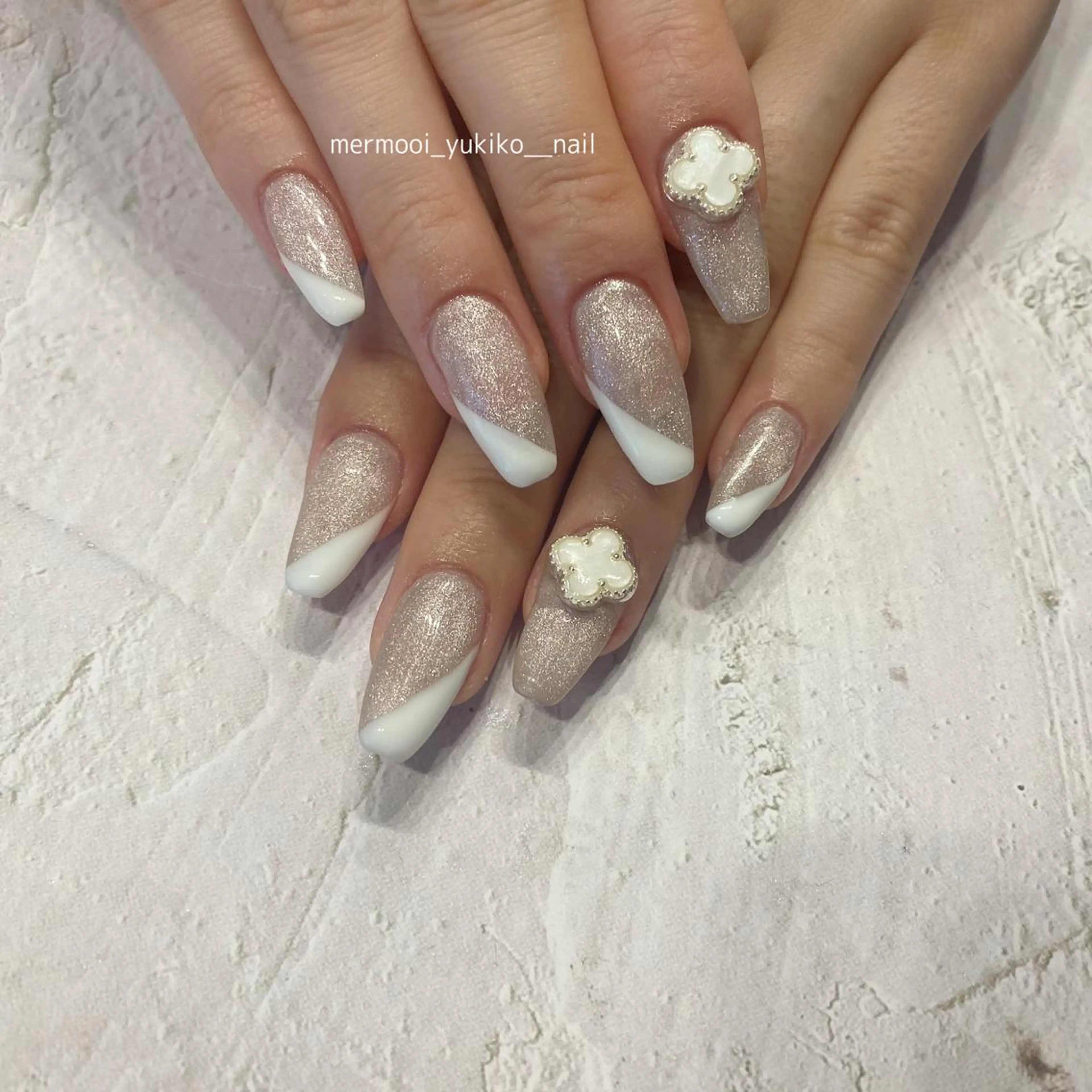 ネイル フレンチネイル 韓国ネイル ロングネイル マグネットネイル ネイルチップ melumooi nailのネイルデザイン