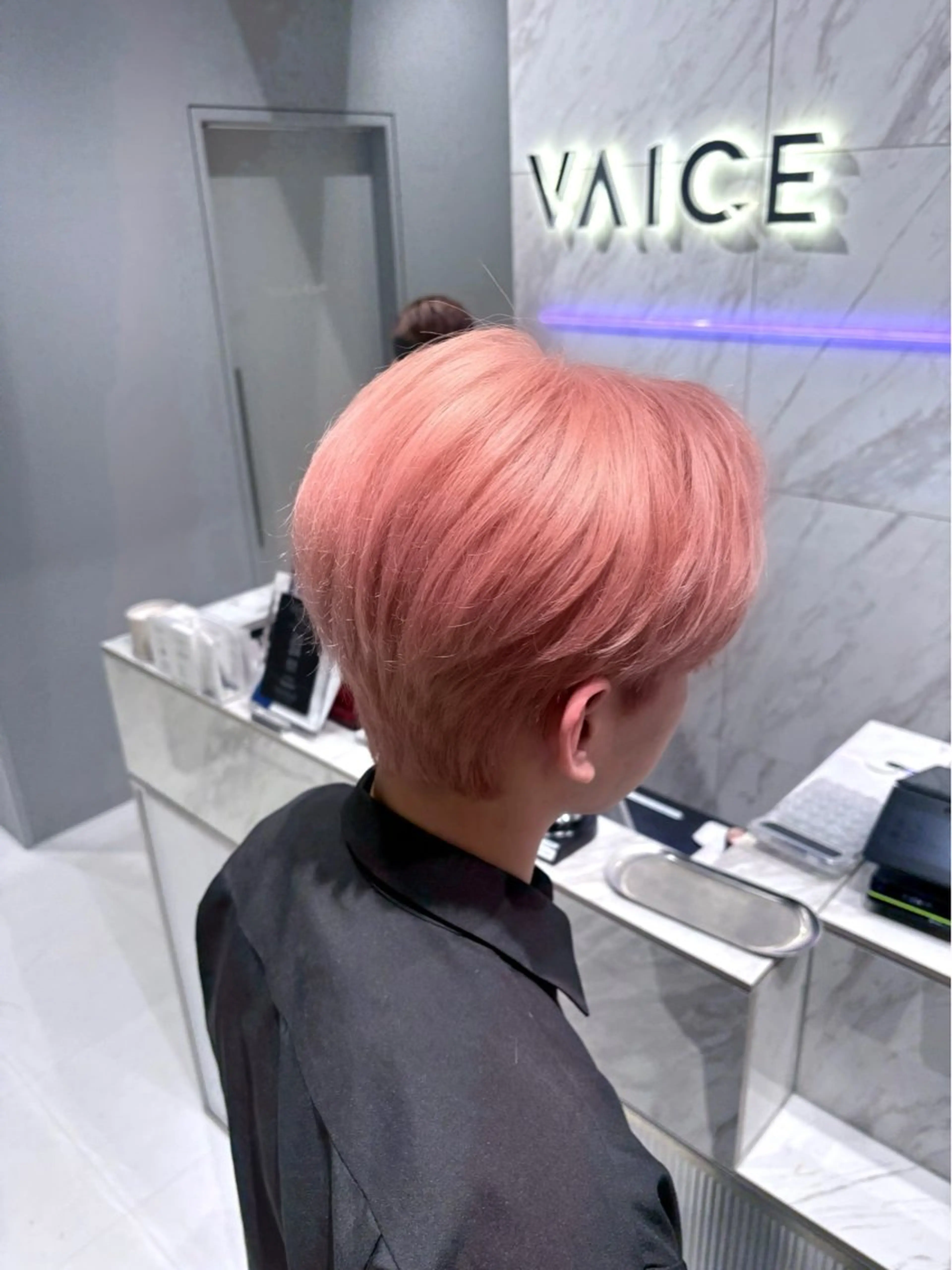 ショート カラー メンズ ベージュカラー ピンクカラー ピンクベージュ カット ヘアカラー トリートメント 菜々🦖新宿 men's特化のヘアスタイル