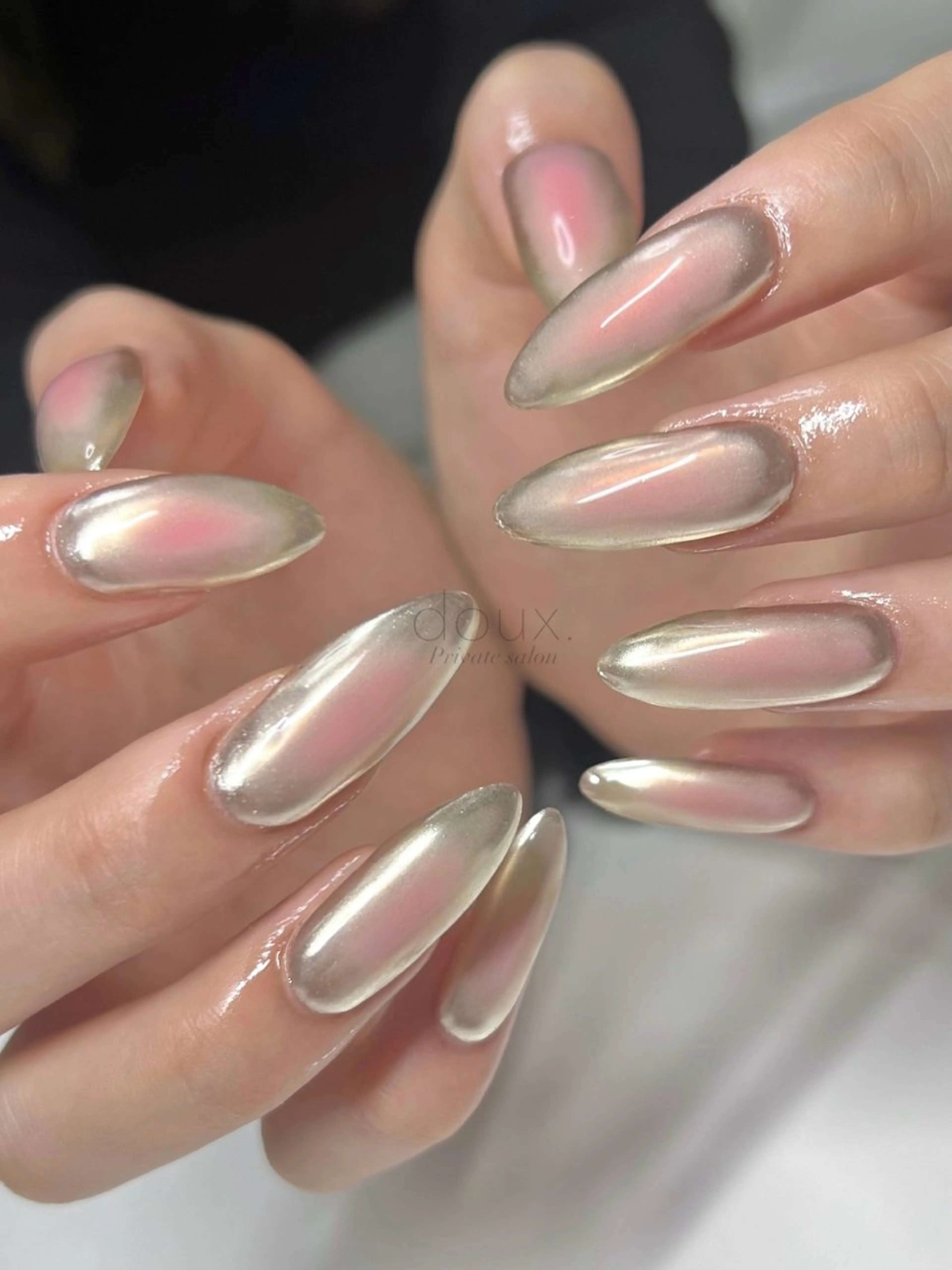 ネイル チークネイル グラデーション 韓国ネイル ミラーネイル ニュアンスネイル ハンドネイル doux. nailのネイルデザイン