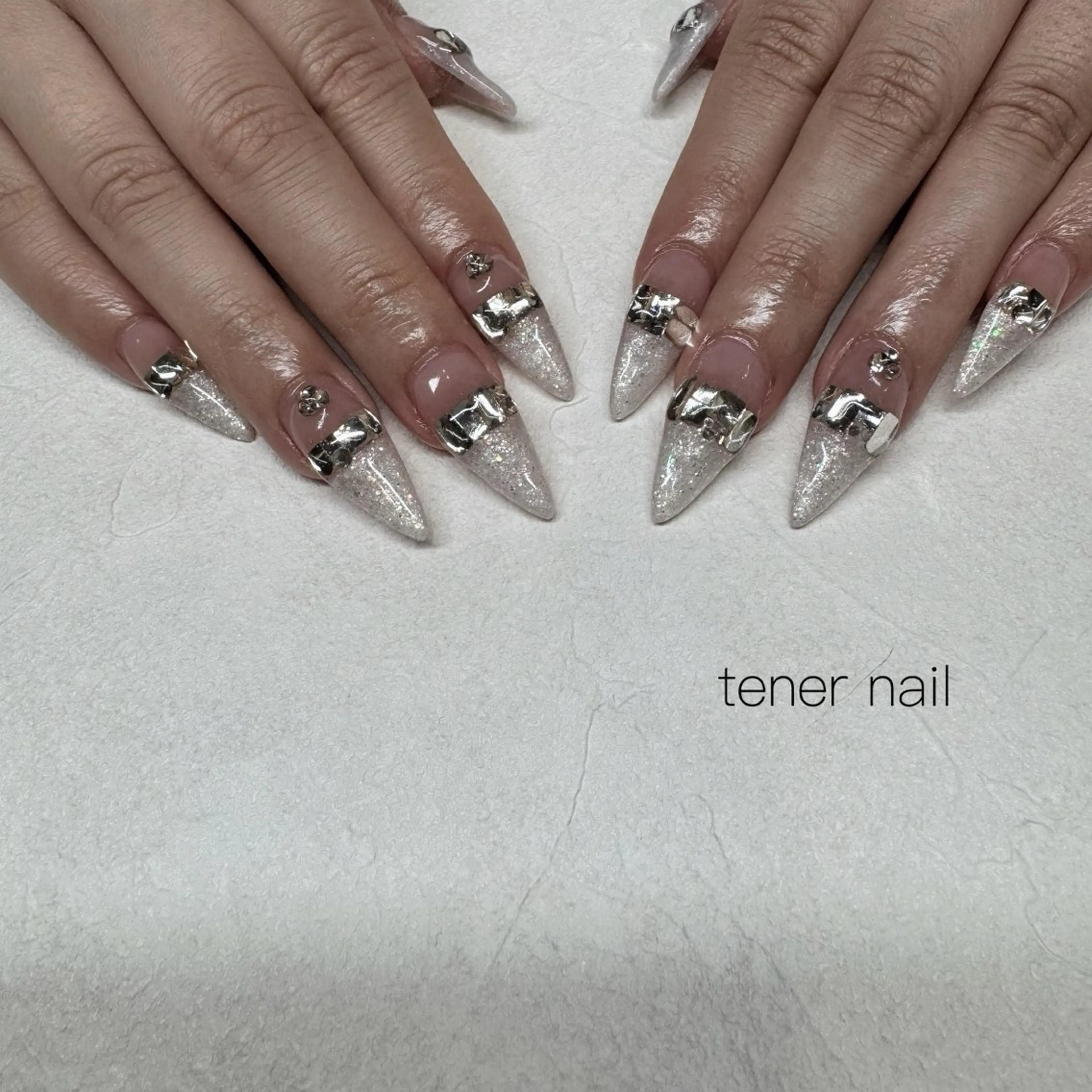 ネイル フレンチネイル ホワイト ハンドネイル テネルネイル tener nailのネイルデザイン