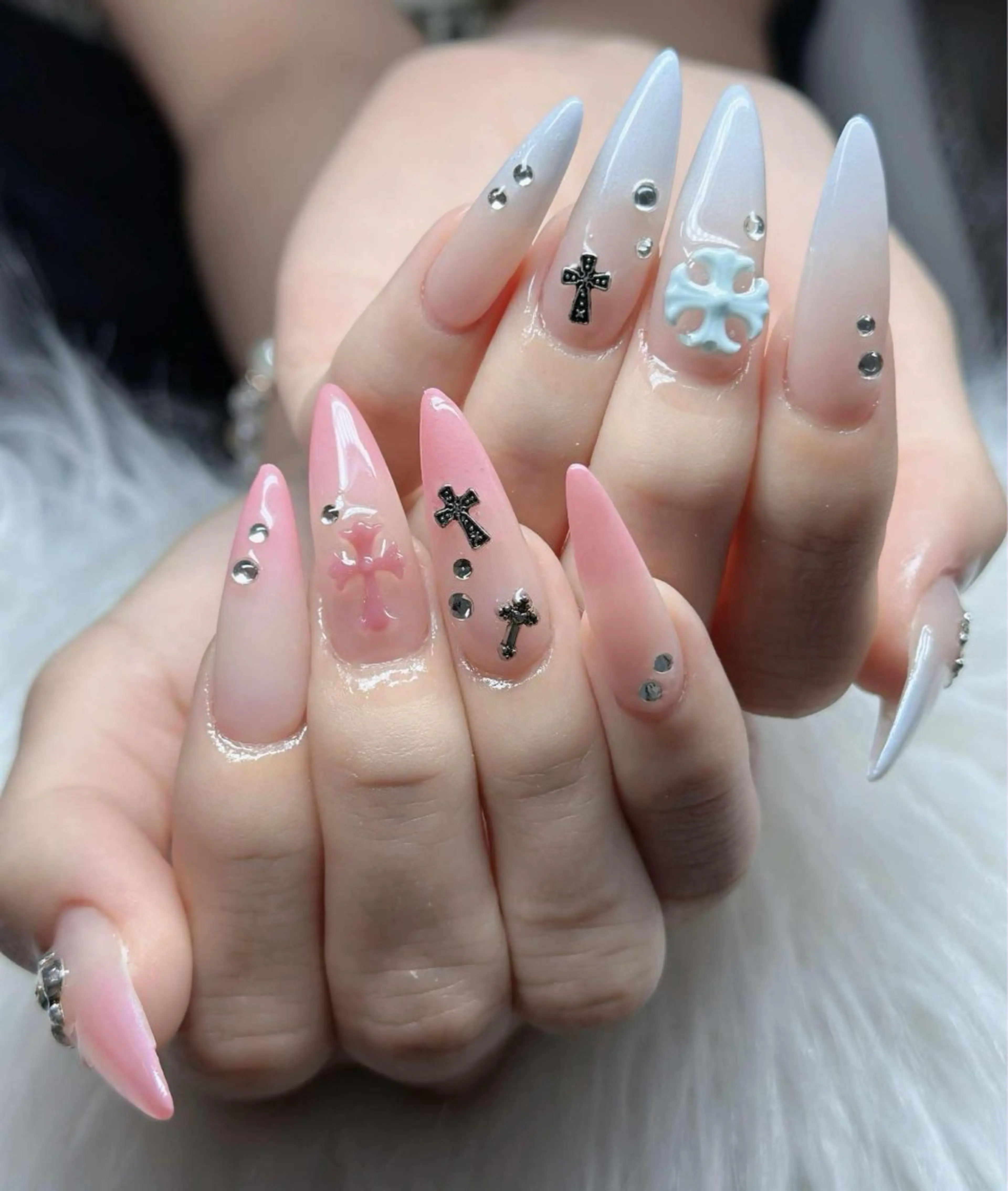 ネイル フレンチネイル ジェルネイル ガラスフレンチ ハロウィン ハート H.baby Nail Salonのネイルデザイン