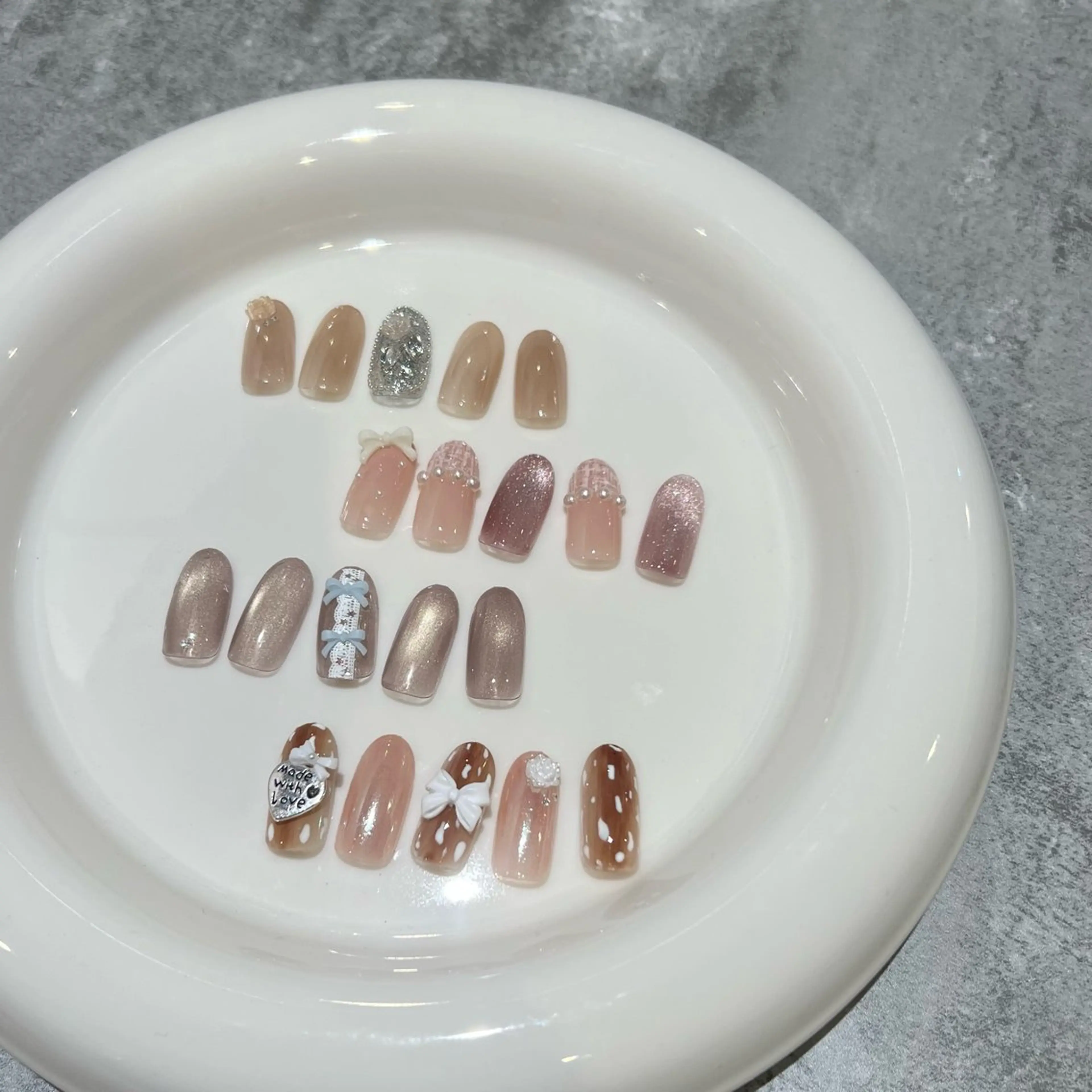 ミディアム PlusEhiku所属・Plus Ehiku 四日市/rinaのネイルデザイン