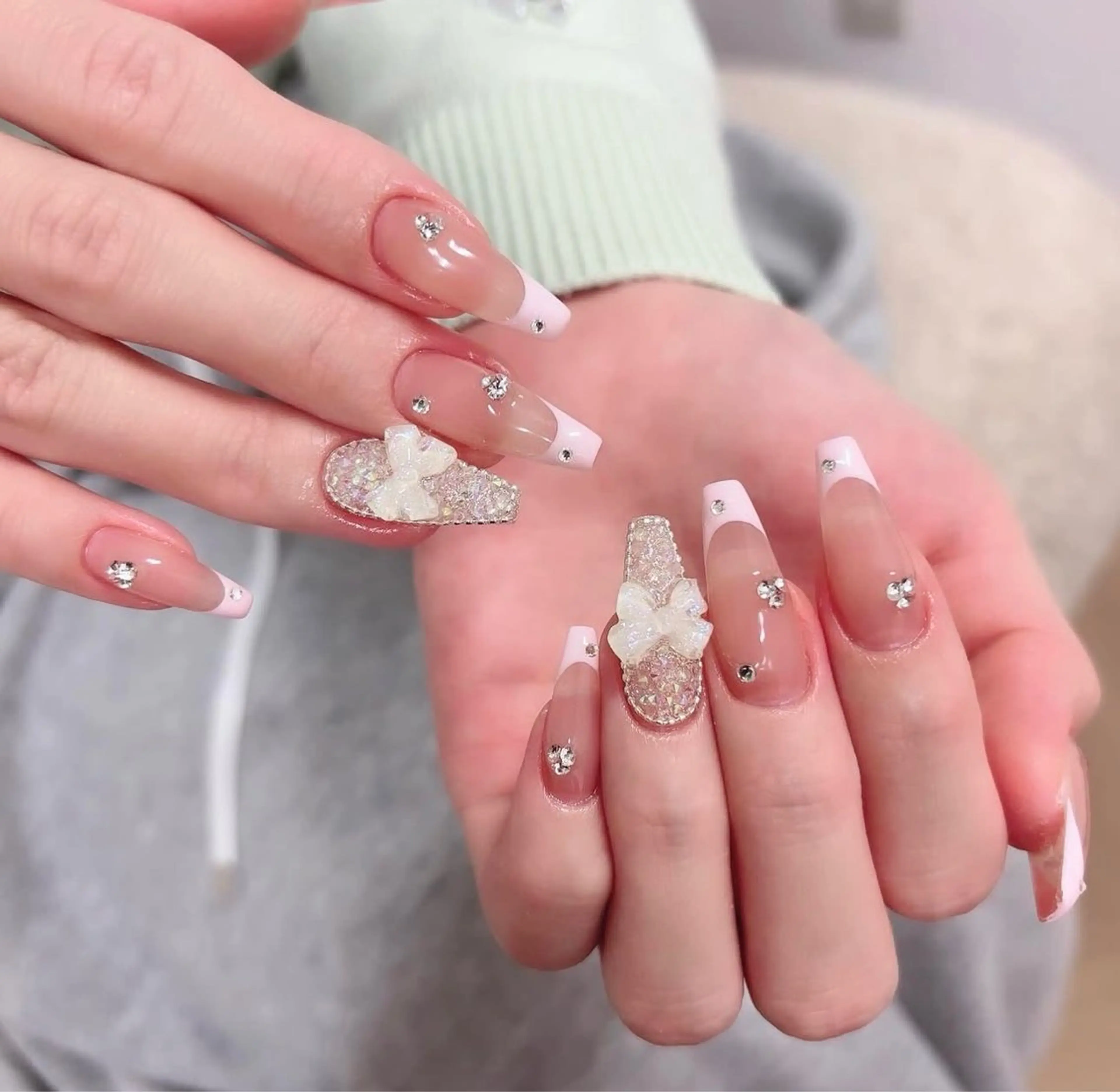 ネイル グラデーション キラキラネイル ワンカラーネイル 冬ネイル Jenn Nail Salonのネイルデザイン