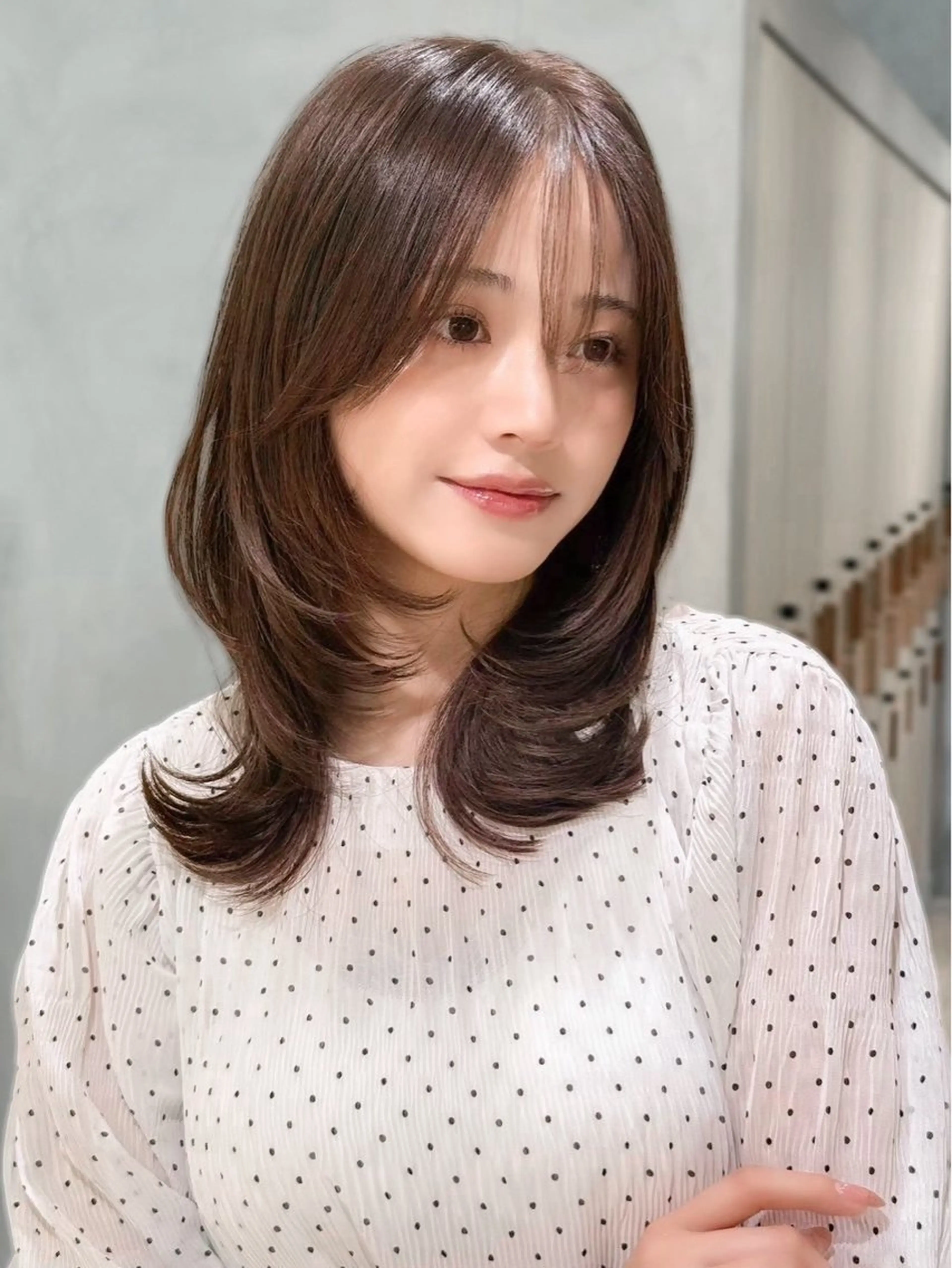 ミディアム 顔まわりレイヤー 顔周りカット レイヤーカット カット ヘアカラー トリートメント 宍戸 崇人のヘアスタイル