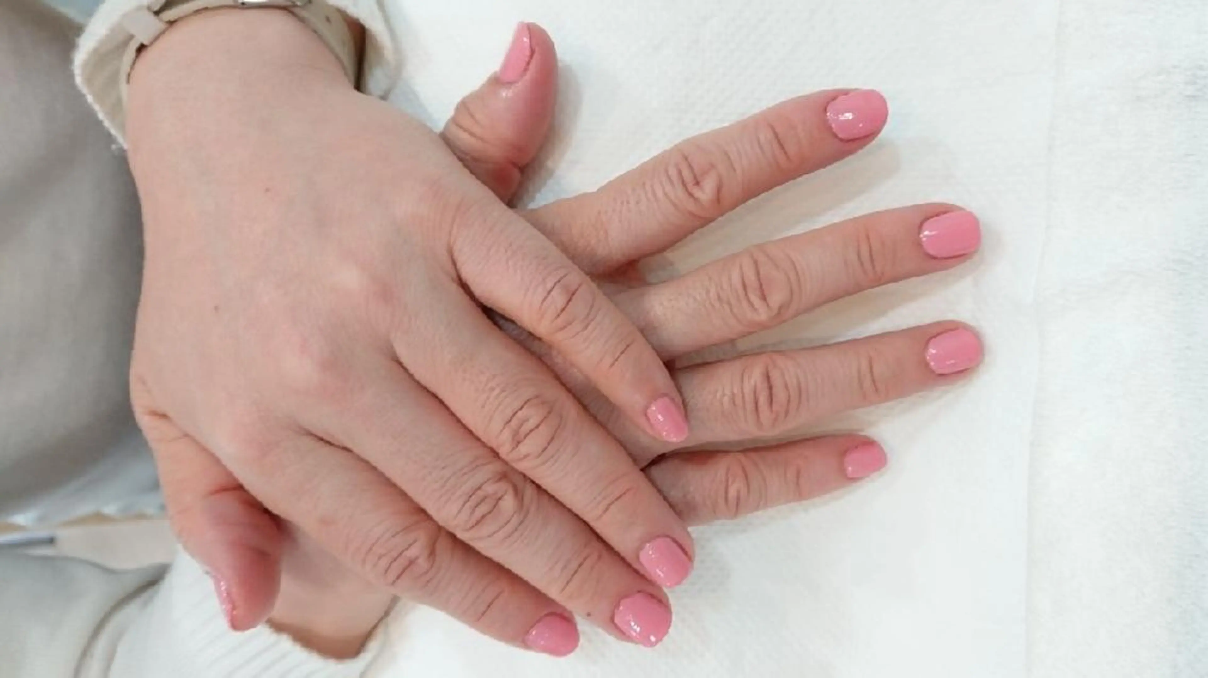 ネイル 高橋 春菜のヘアスタイル