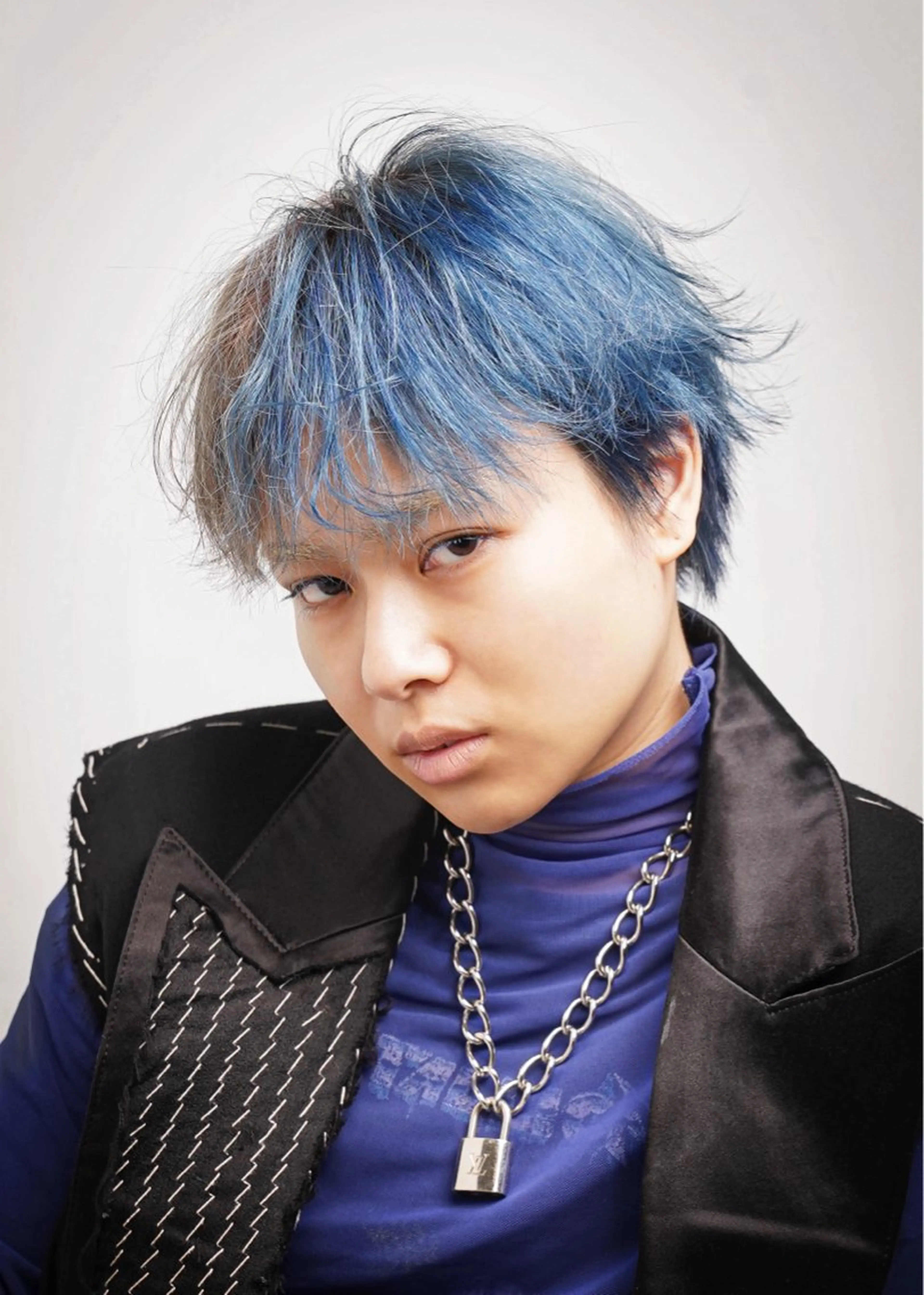 ショート カラー ベージュカラー ブリーチ ブルーカラー カット ヘアカラー いぐちしょうた🫧 VISAGEbaskのヘアスタイル