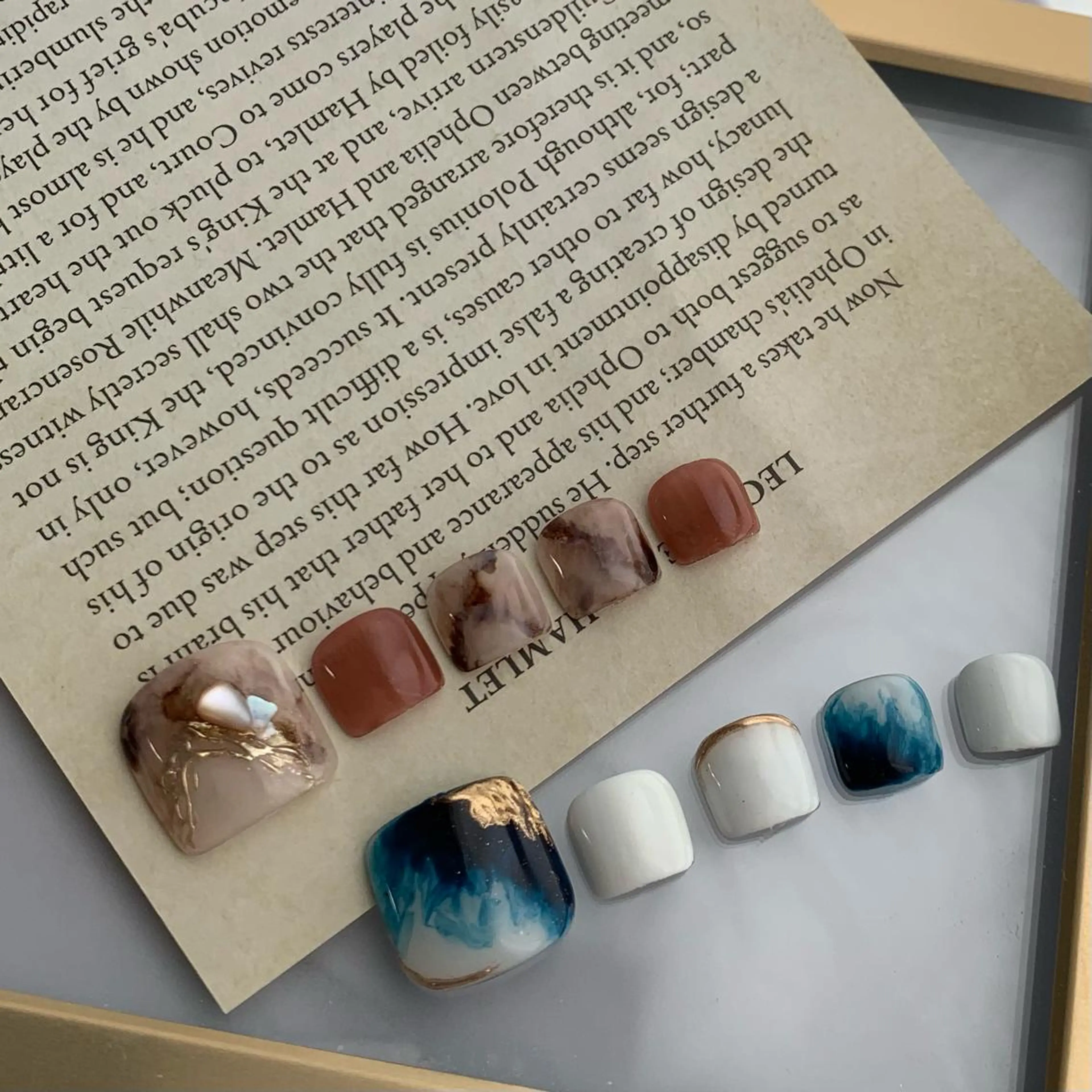 ネイル 'mm  (ミリ) ＭＡＮＡＭＩのネイルデザイン