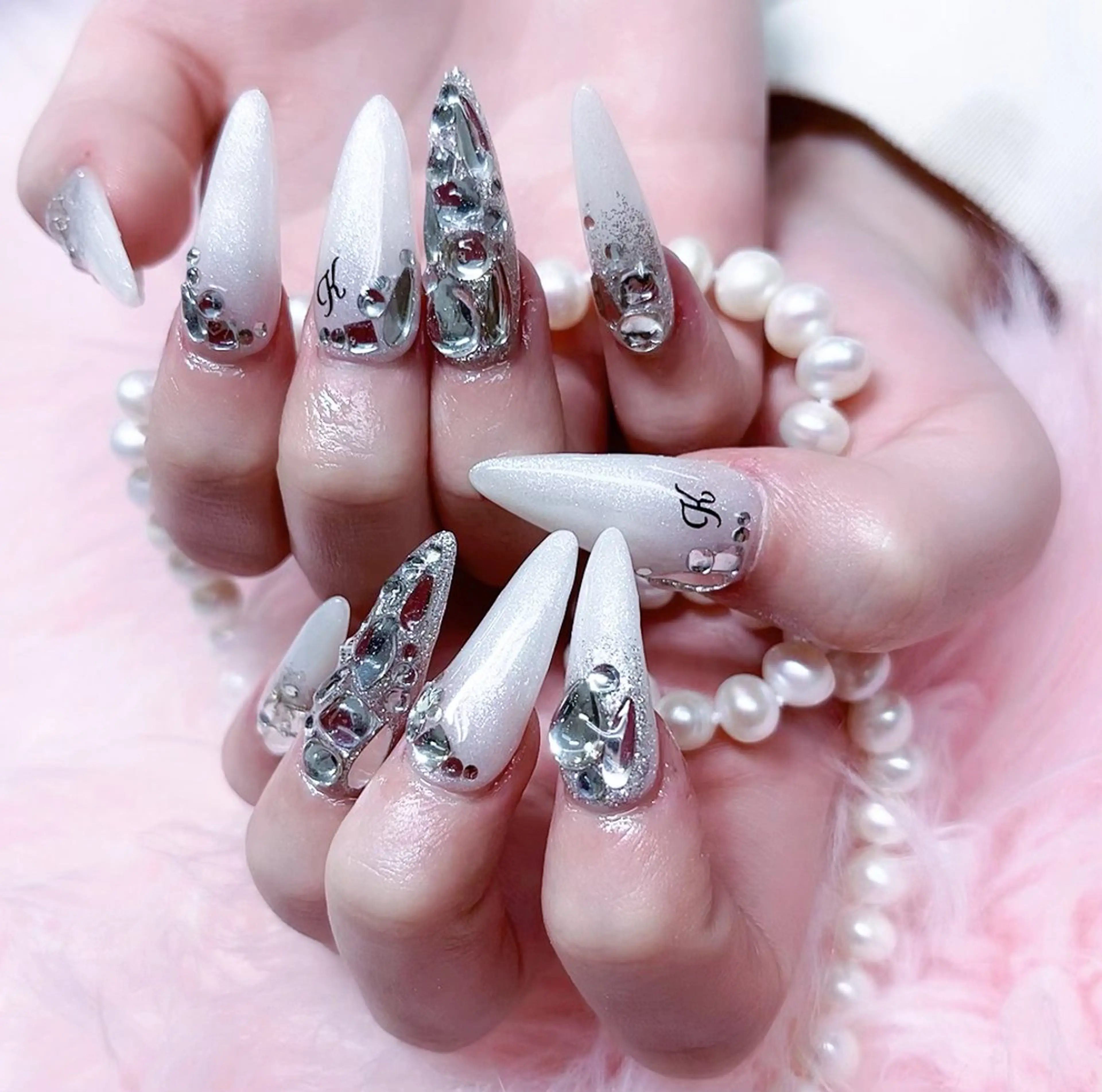 ネイル ハンドネイル MoonNail ユリ🌸のネイルデザイン