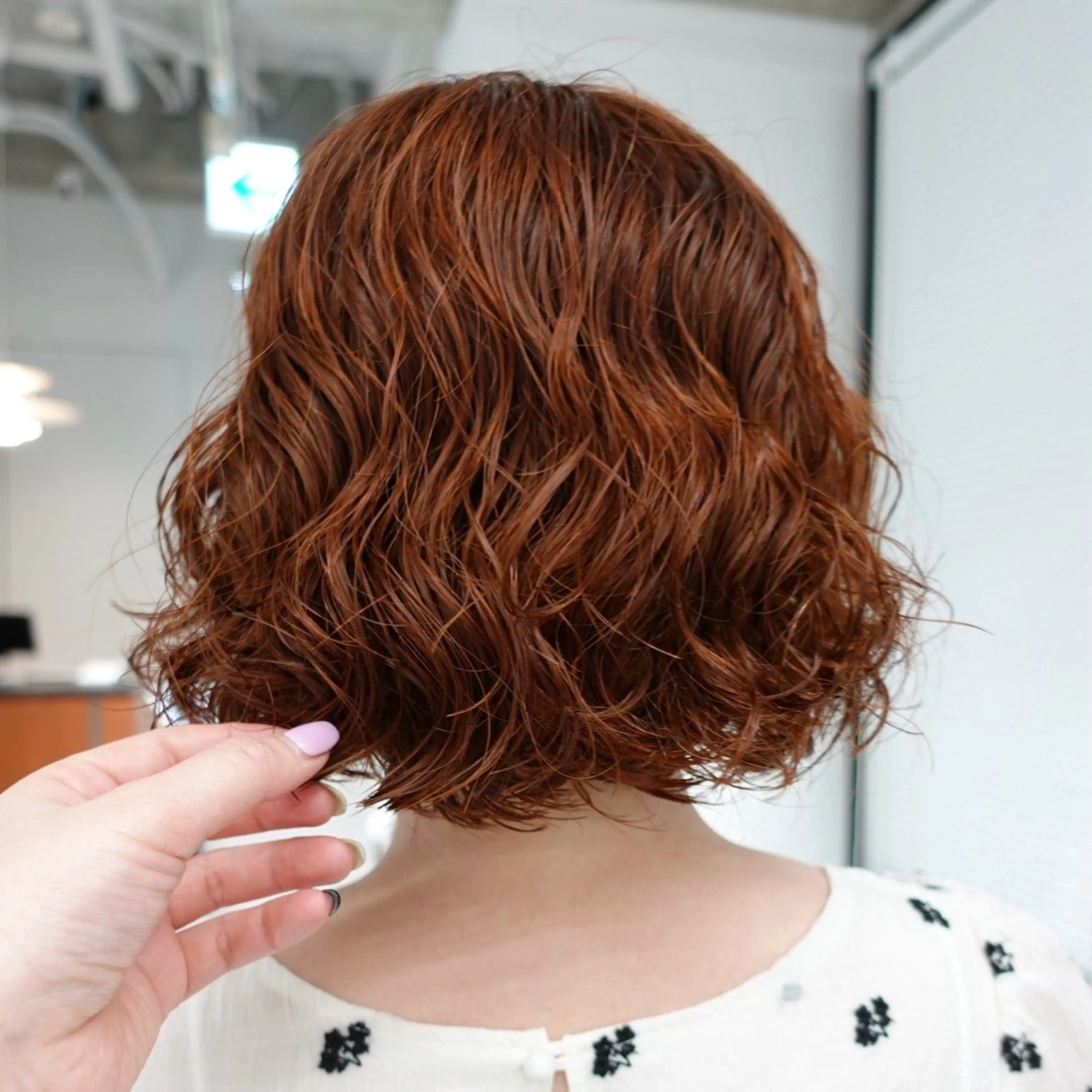 ショート カラー パーマ オレンジ ボブ カット ヘアカラー パーマ 🌐サトウ リョウ🌐のヘアスタイル