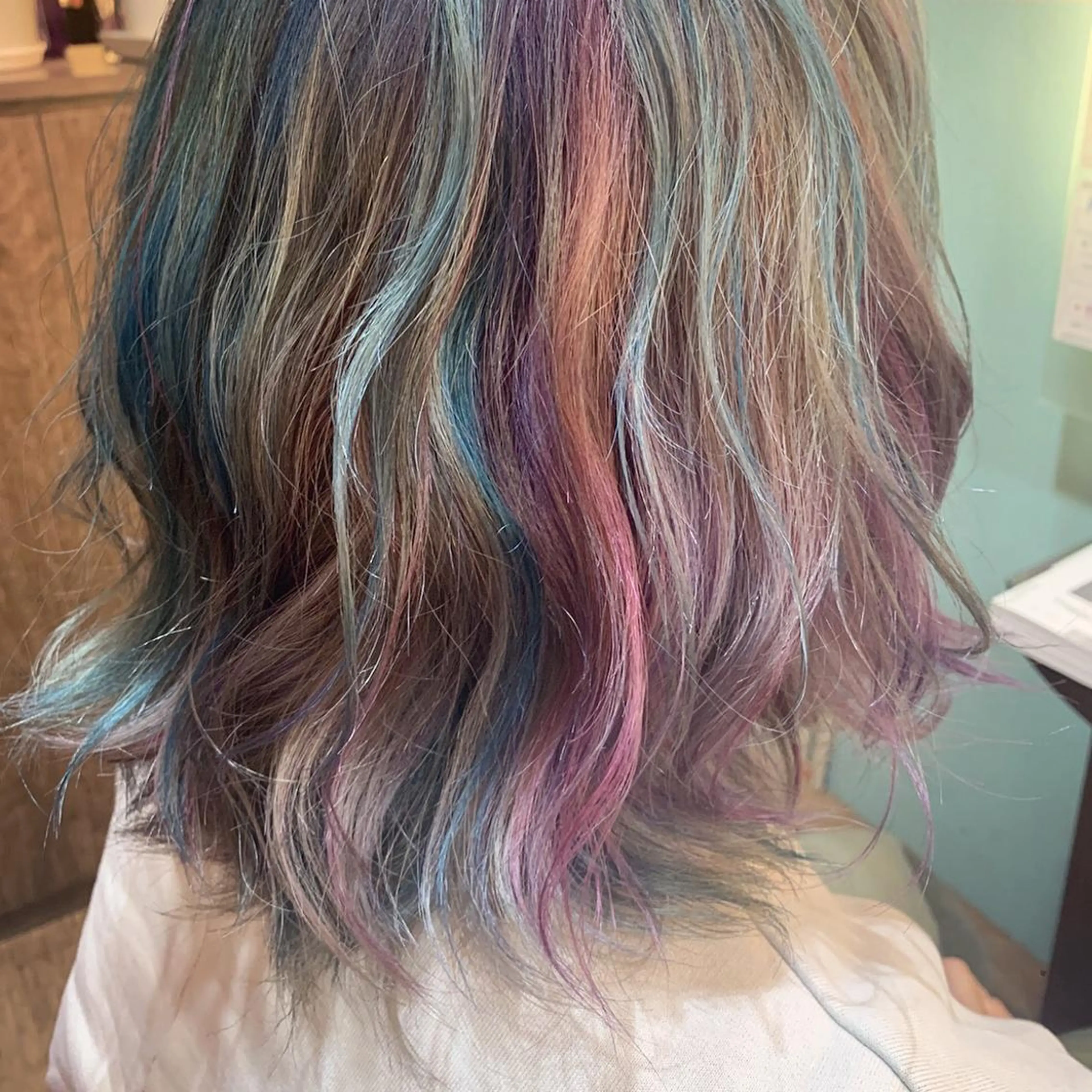 ミディアム カラー ショートボブ ボブレイヤー アッシュ バレイヤージュ ミストバング カット ヘアカラー トリートメント 原宿サロン代表 デザインカラー伊藤卓のヘアスタイル