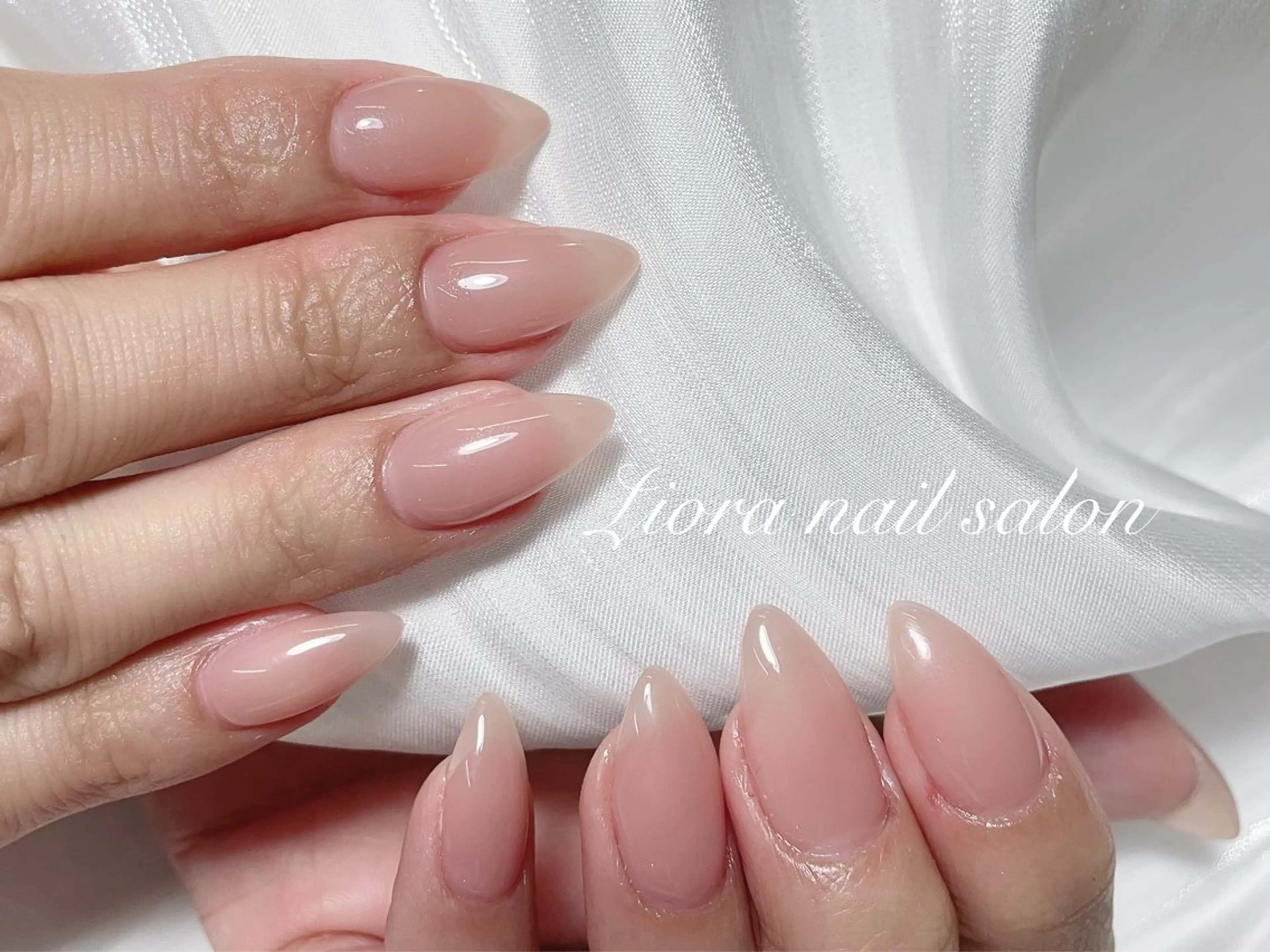 ネイル フレンチネイル ジェルネイル ガーリー グラデーション キラキラネイル ハンドネイル Liora nail スカルプ専門店のネイルデザイン