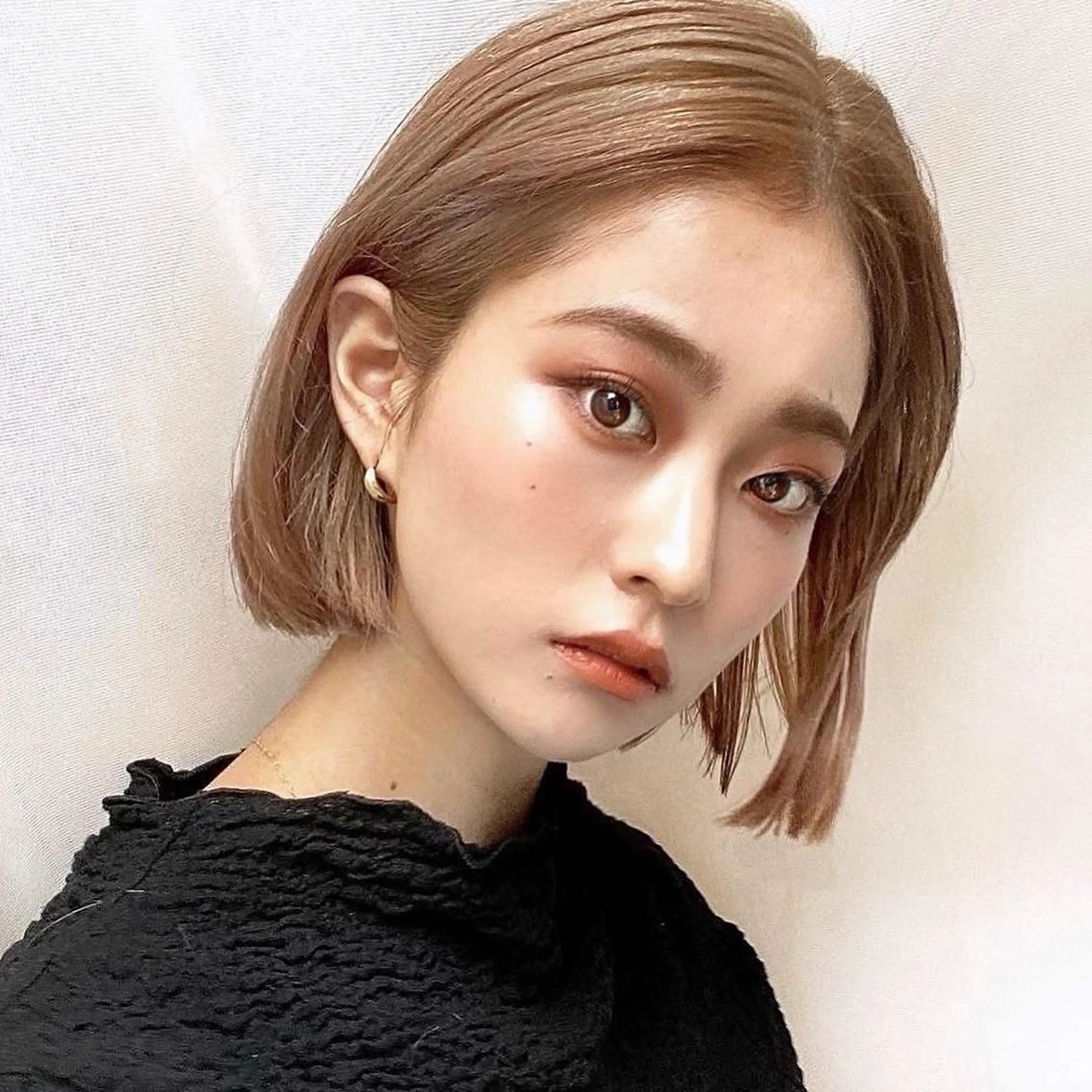 ミディアム カラー ベージュカラー 透明感カラー グレージュ ボブ カット ヘアカラー トリートメント レイヤー専門家 ダブルカラー修のヘアスタイル