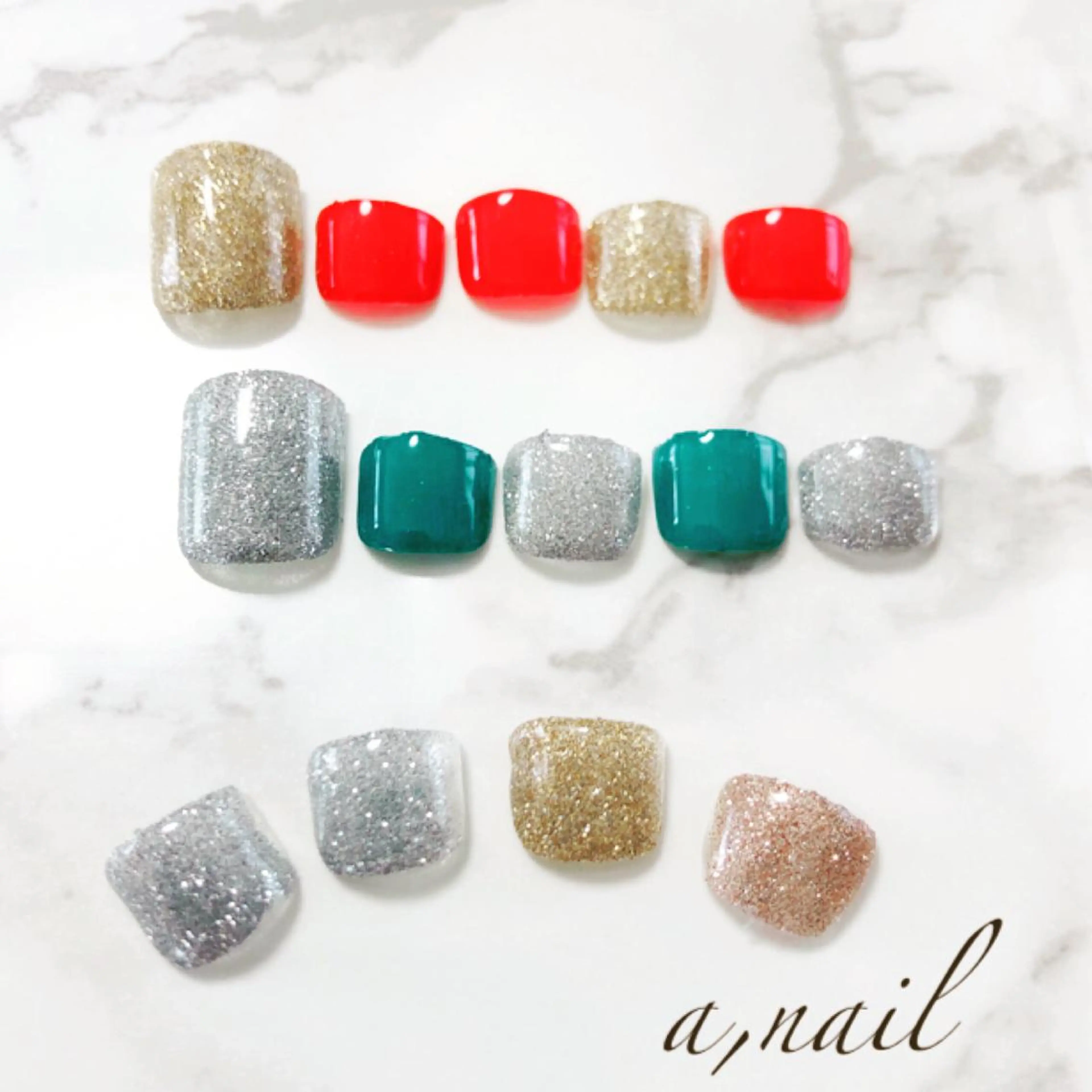 ネイル フラッシュネイル ゴールド ラメ(グリッター) ワンカラーネイル シルバー フットネイル ネイルサロン エーネイルのネイルデザイン