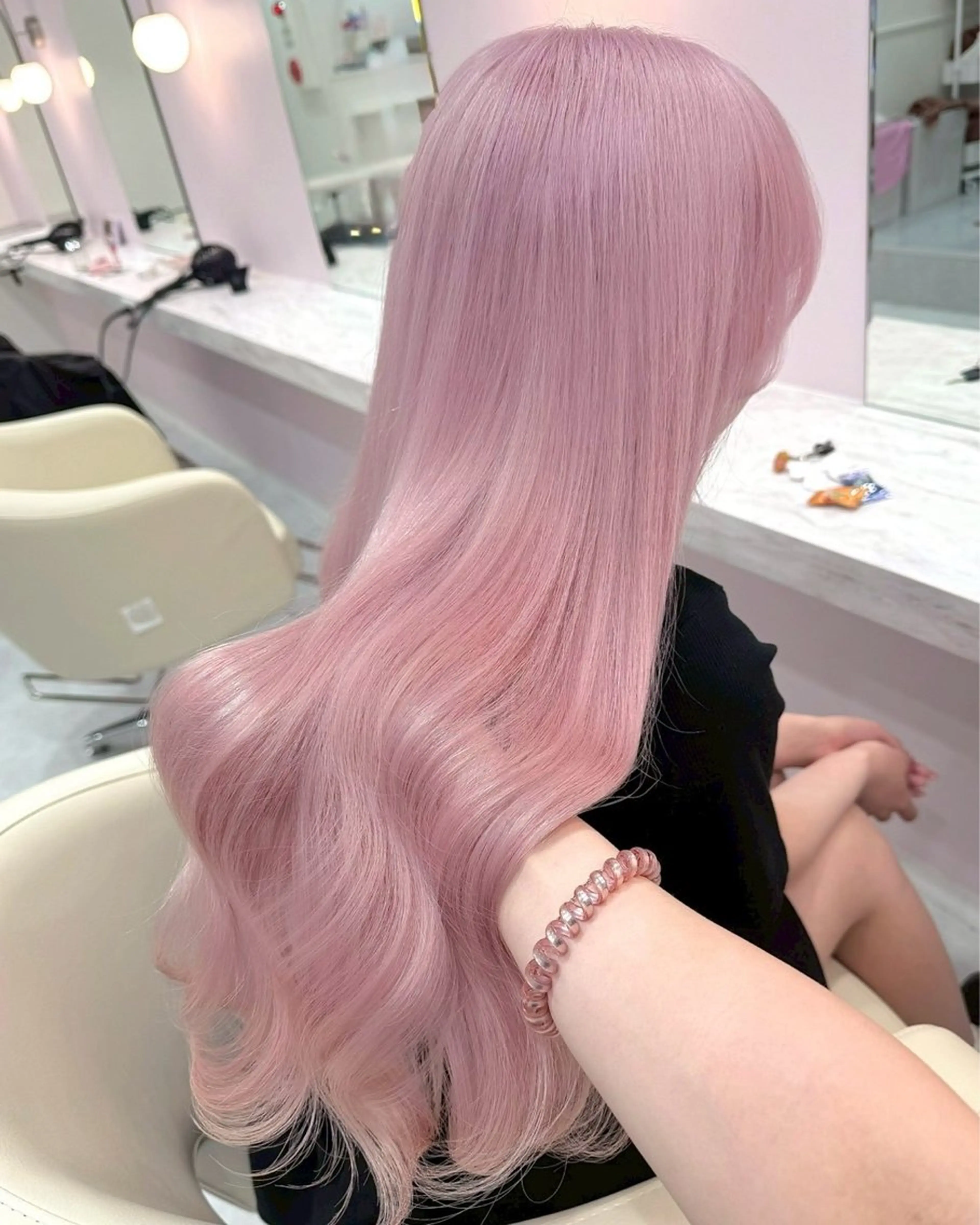 ロング カラー ブリーチ 透明感カラー ハイトーンカラー ラベンダーカラー ラベンダーピンク ヘアカラー ハイトーンカラー💞 くるみ🎀のヘアスタイル
