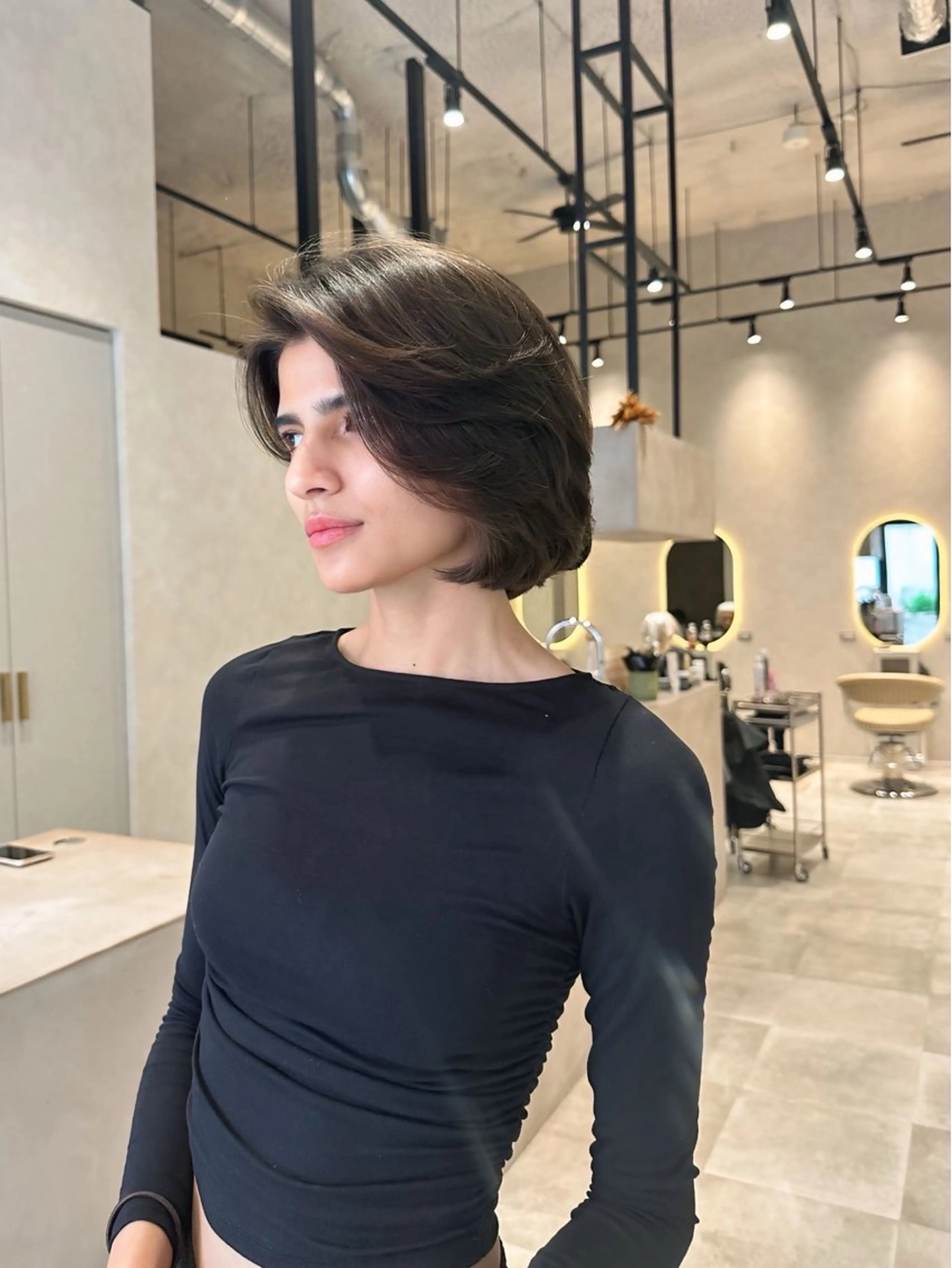 ミディアム DEAN 名駅店 大人レイヤーカットのヘアスタイル