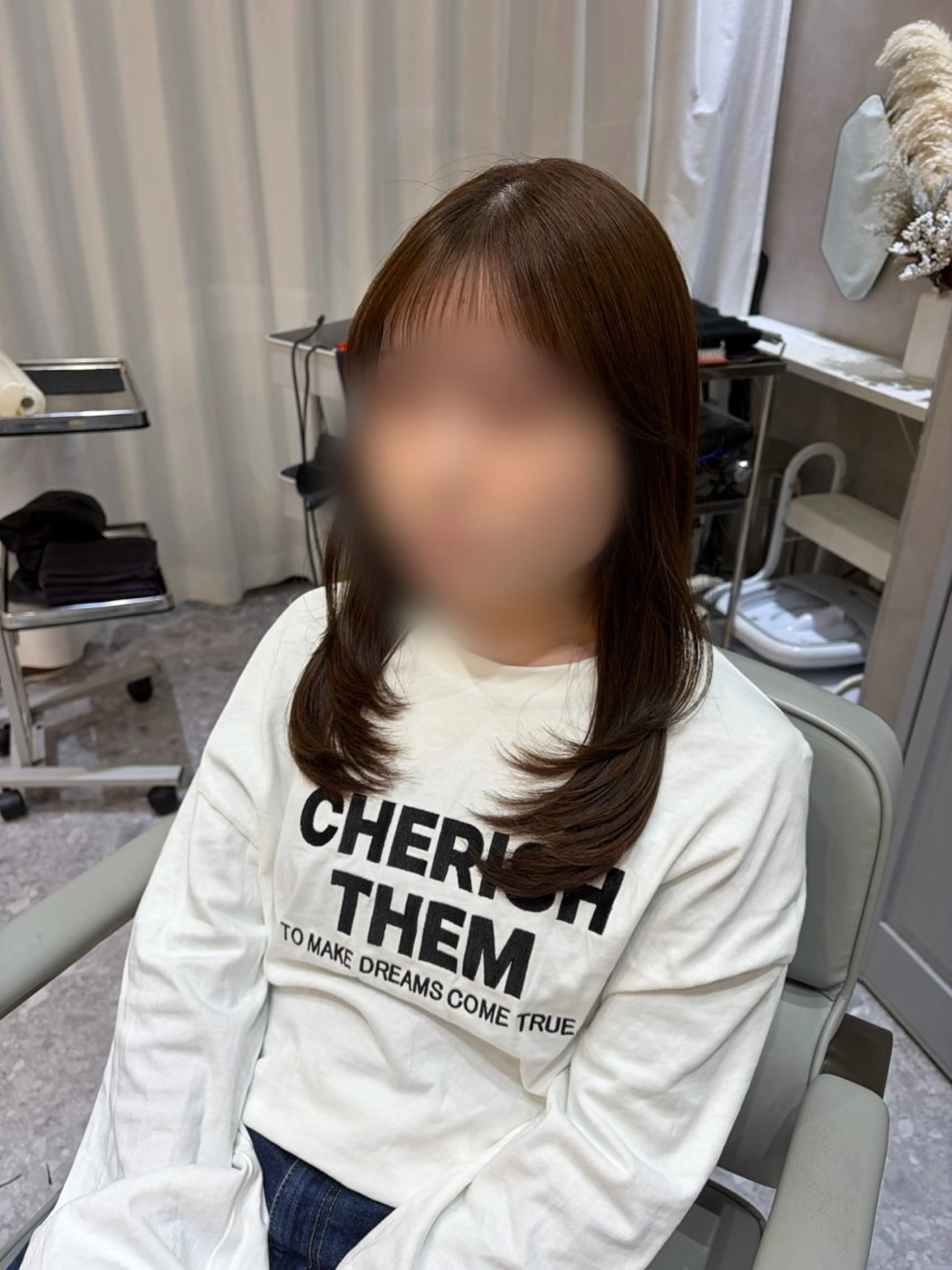 ミディアム カラー ミディアムレイヤー ベージュカラー オリーブベージュ ハイレイヤー レイヤーカット ヘアカラー Ayano‪‪🎀似 合わせ×透明感🎀のヘアスタイル